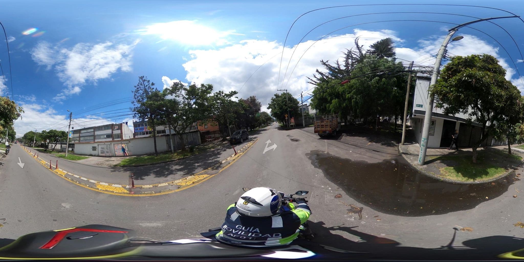 Street view near Hotel Casa Paquin, Barrio San Luis — © rbolivar (CC BY-SA · Mapillary)
