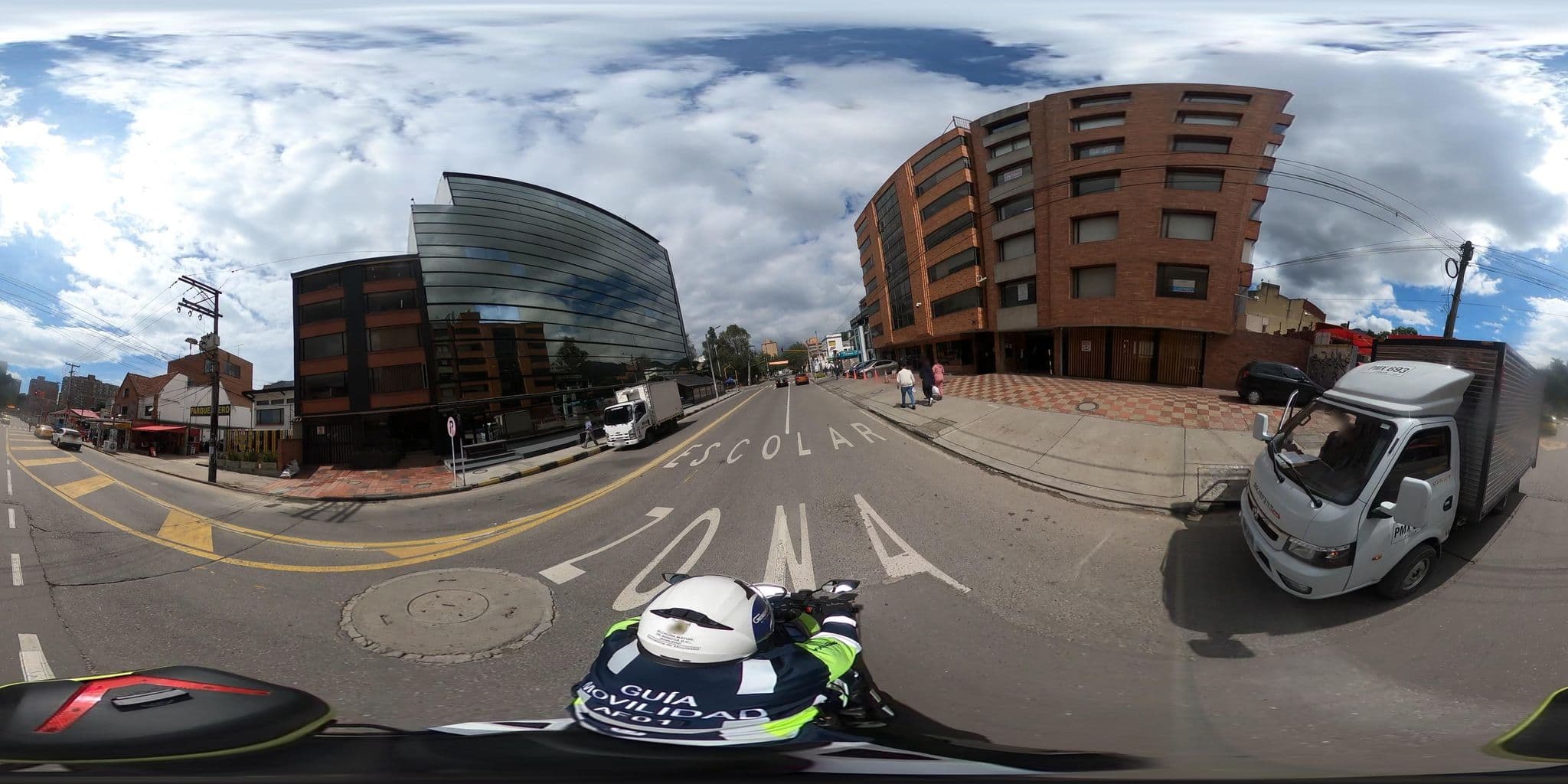 Street view near Hotel NH Bogotá Metrotel Royal, Barrio San Luis — © cgalindop (CC BY-SA · Mapillary)