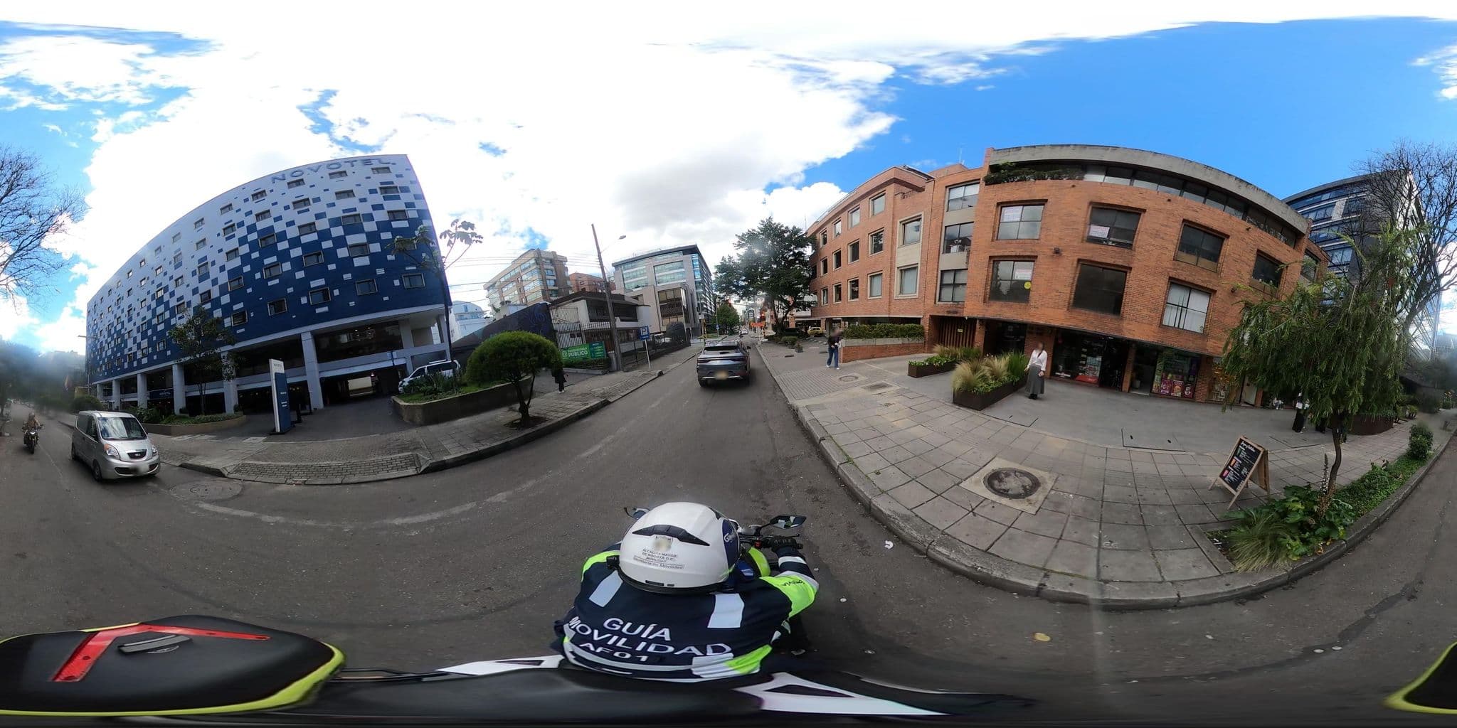 Street view near Novotel Bogotá Parque 93, Barrio San Luis — © cgalindop (CC BY-SA · Mapillary)