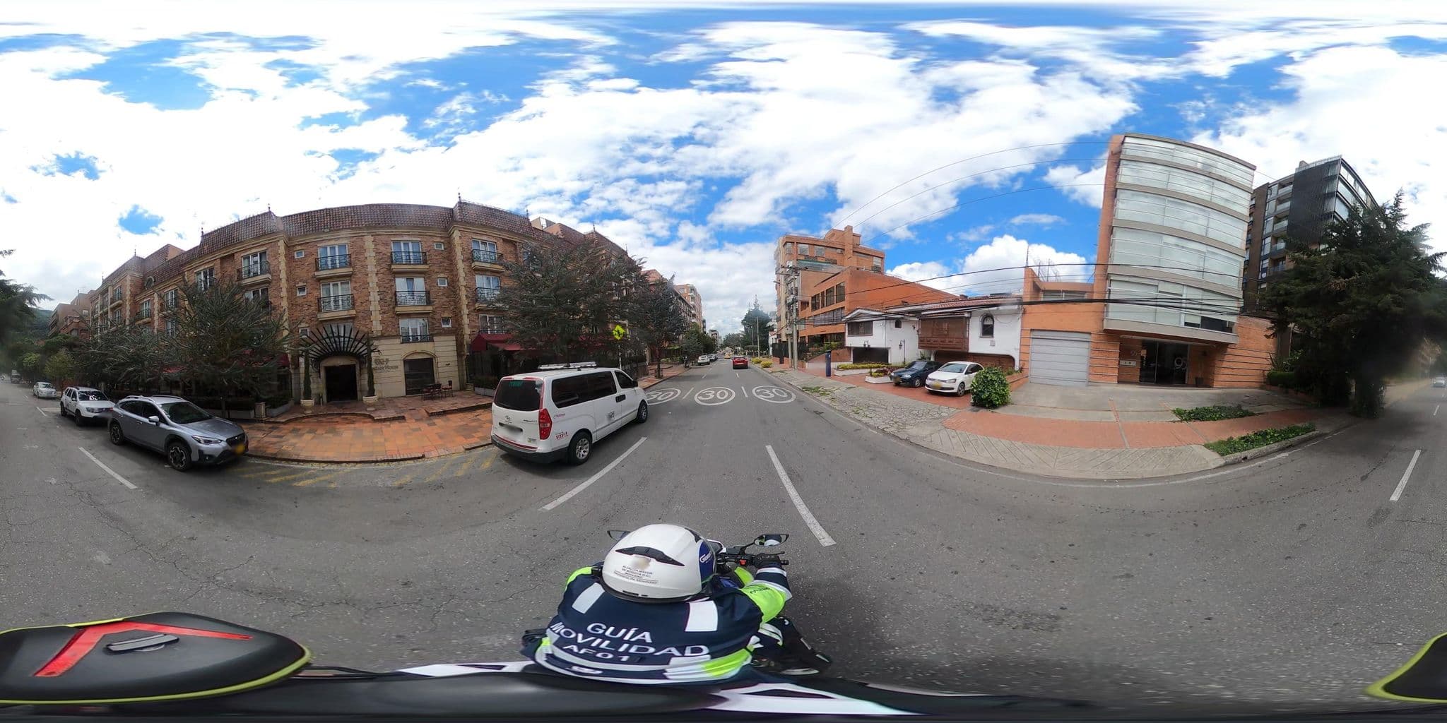 Street view near Casa95, Barrio San Luis — © cgalindop (CC BY-SA · Mapillary)