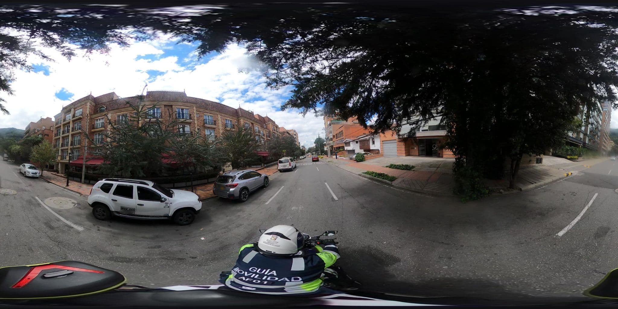 Street view near Hotel Casa 95, Barrio San Luis — © cgalindop (CC BY-SA · Mapillary)