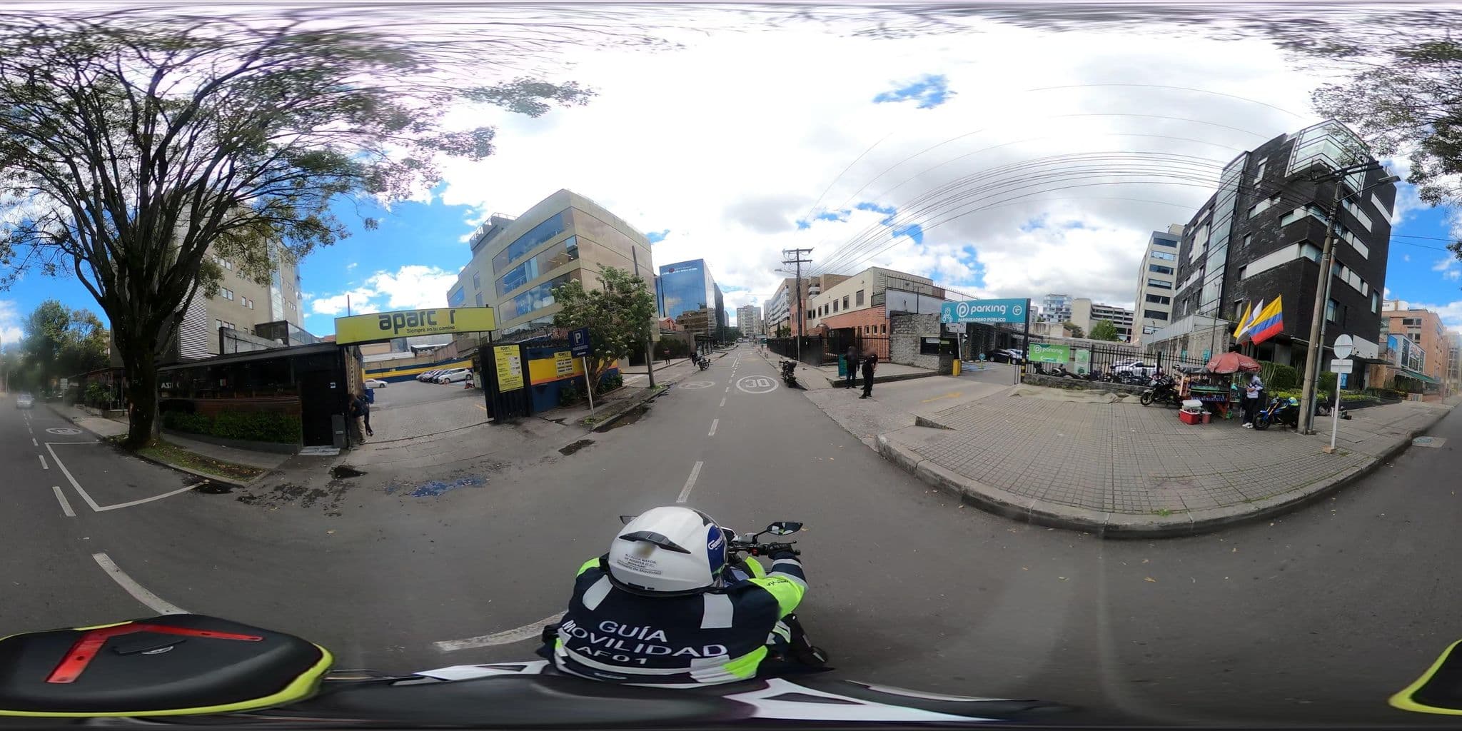 Street view near Club Hotel La Herradura S.A., Barrio San Luis — © cgalindop (CC BY-SA · Mapillary)