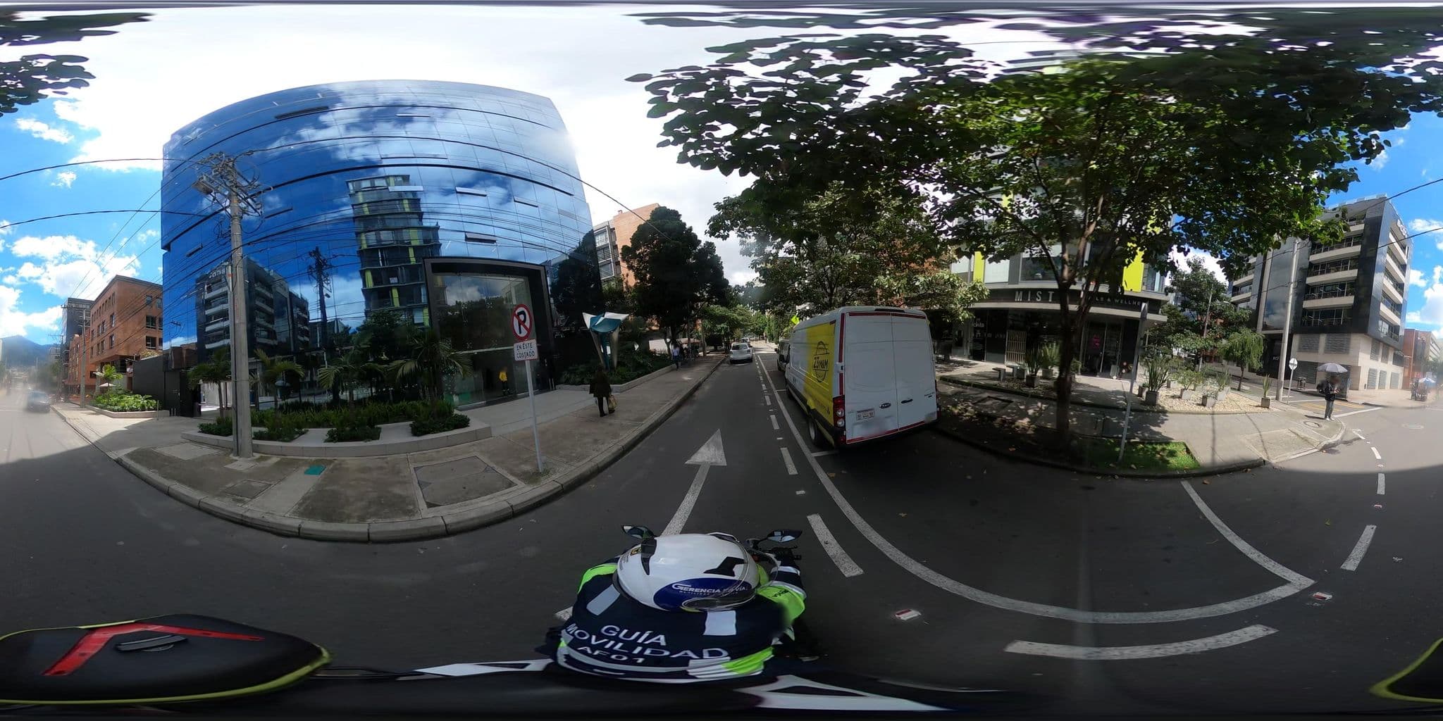 Street view near Halifax Hotel, Barrio San Luis — © cgalindop (CC BY-SA · Mapillary)