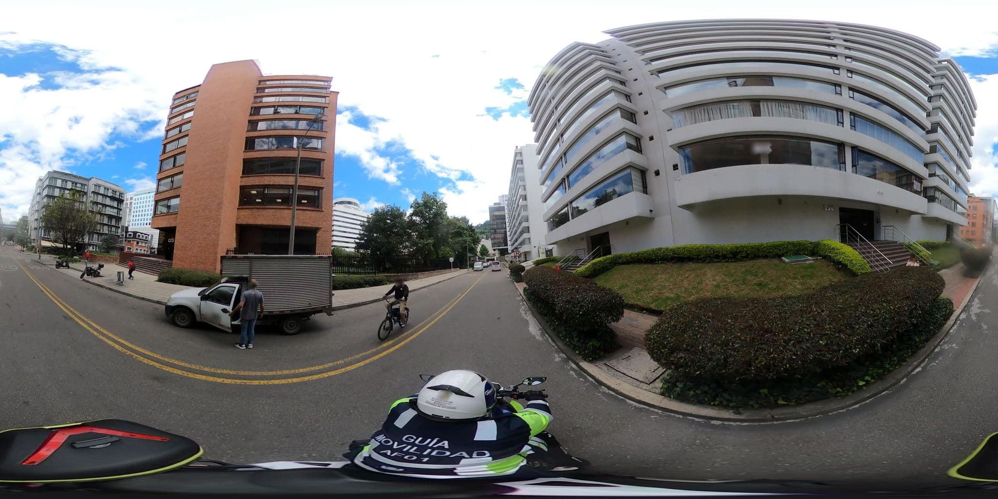Street view near Kiu Bogota, Barrio San Luis — © cgalindop (CC BY-SA · Mapillary)