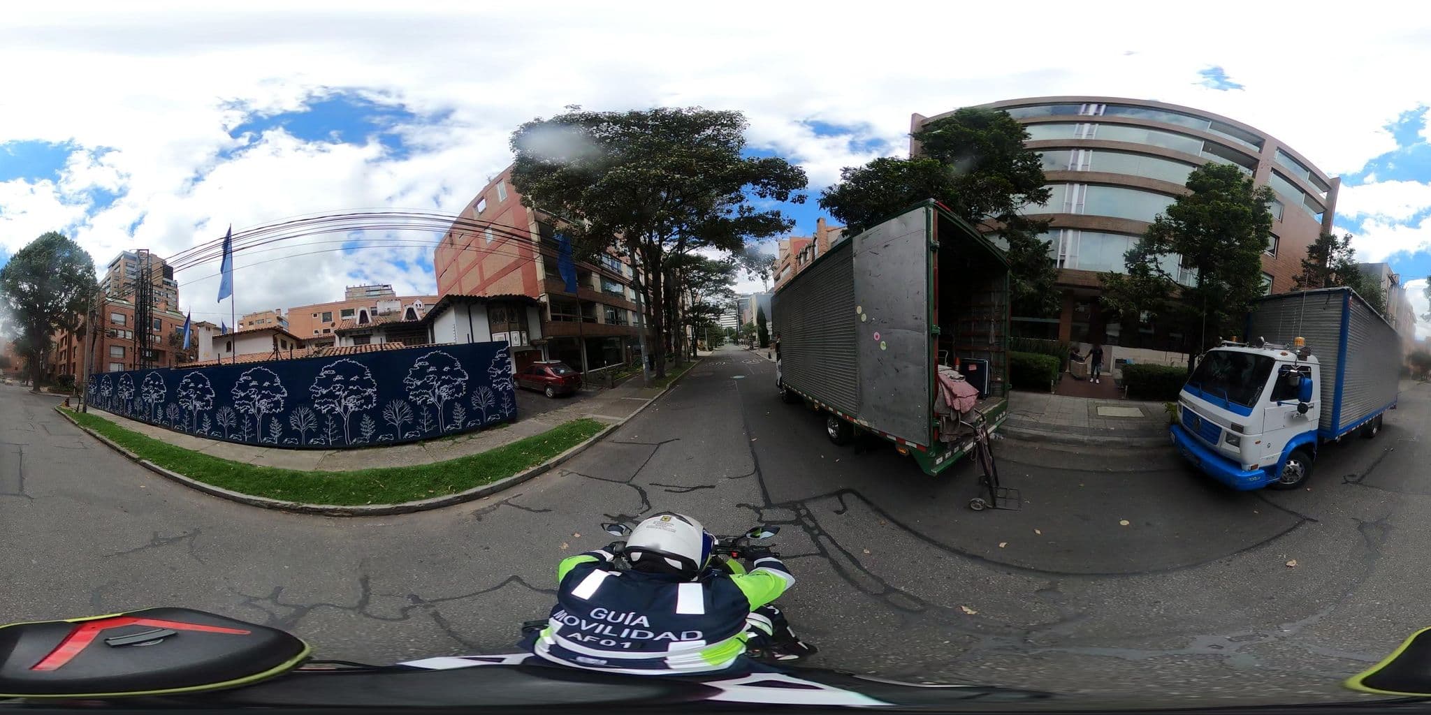 Street view near Apartahotele, Barrio San Luis — © cgalindop (CC BY-SA · Mapillary)