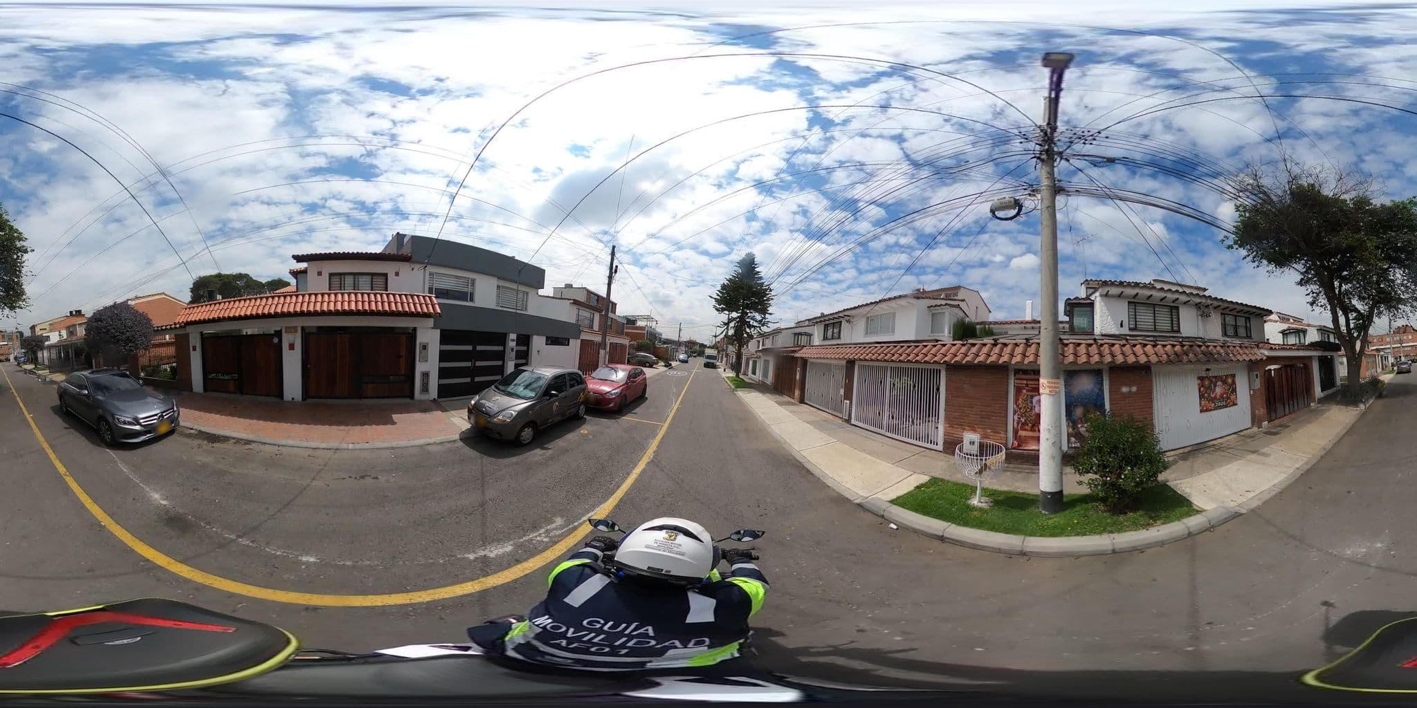 Street view near Cohome Cedritos, Barrio San Luis — © krojasSDM (CC BY-SA · Mapillary)