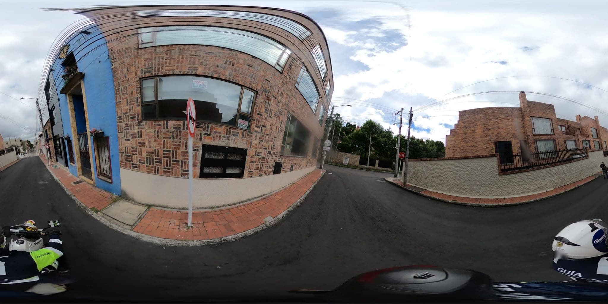 Street view near Usaquén Art Suites, Barrio San Luis — © cgalindop (CC BY-SA · Mapillary)