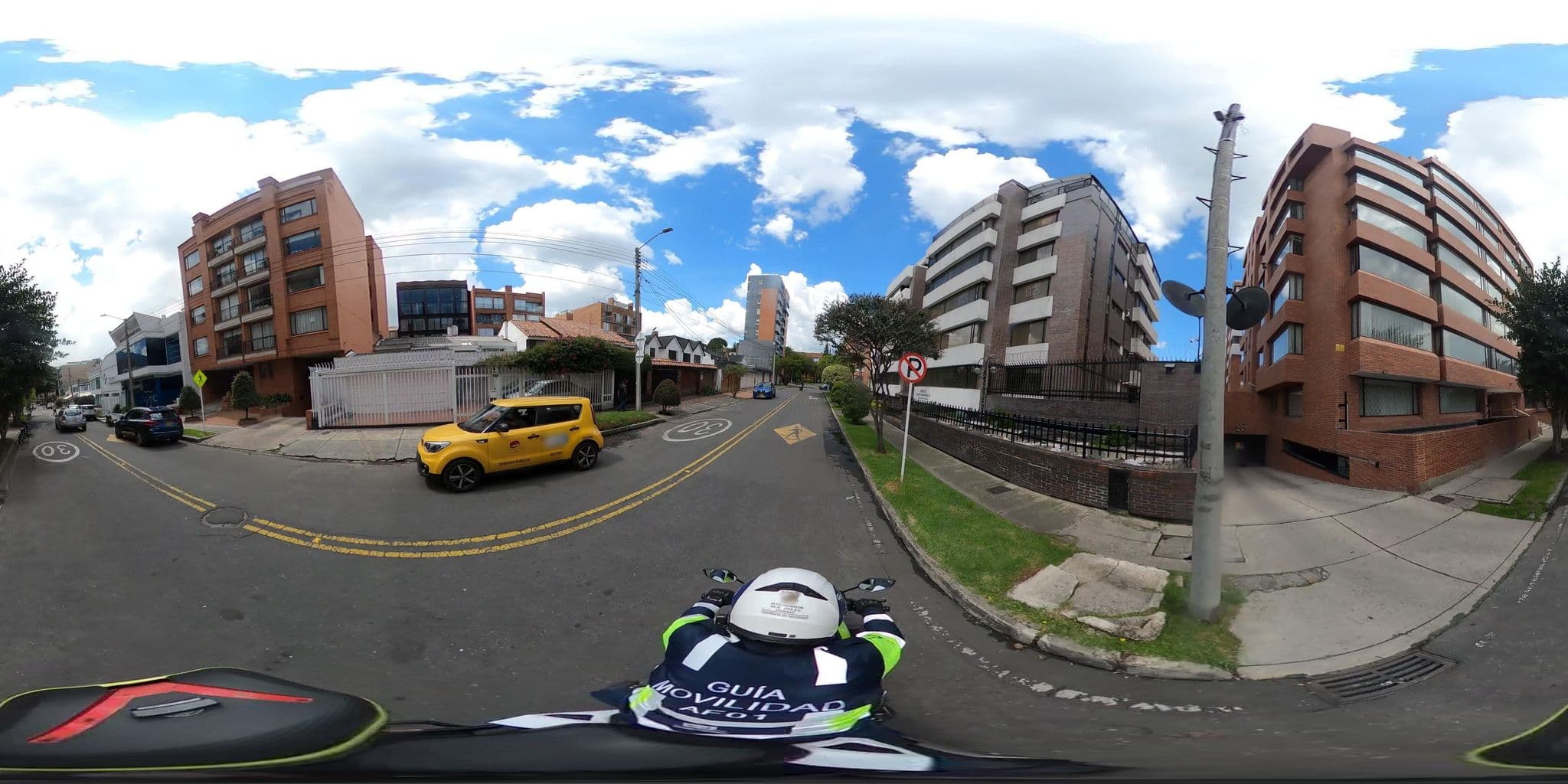 Street view near Casa Regis, Barrio San Luis — © krojasSDM (CC BY-SA · Mapillary)