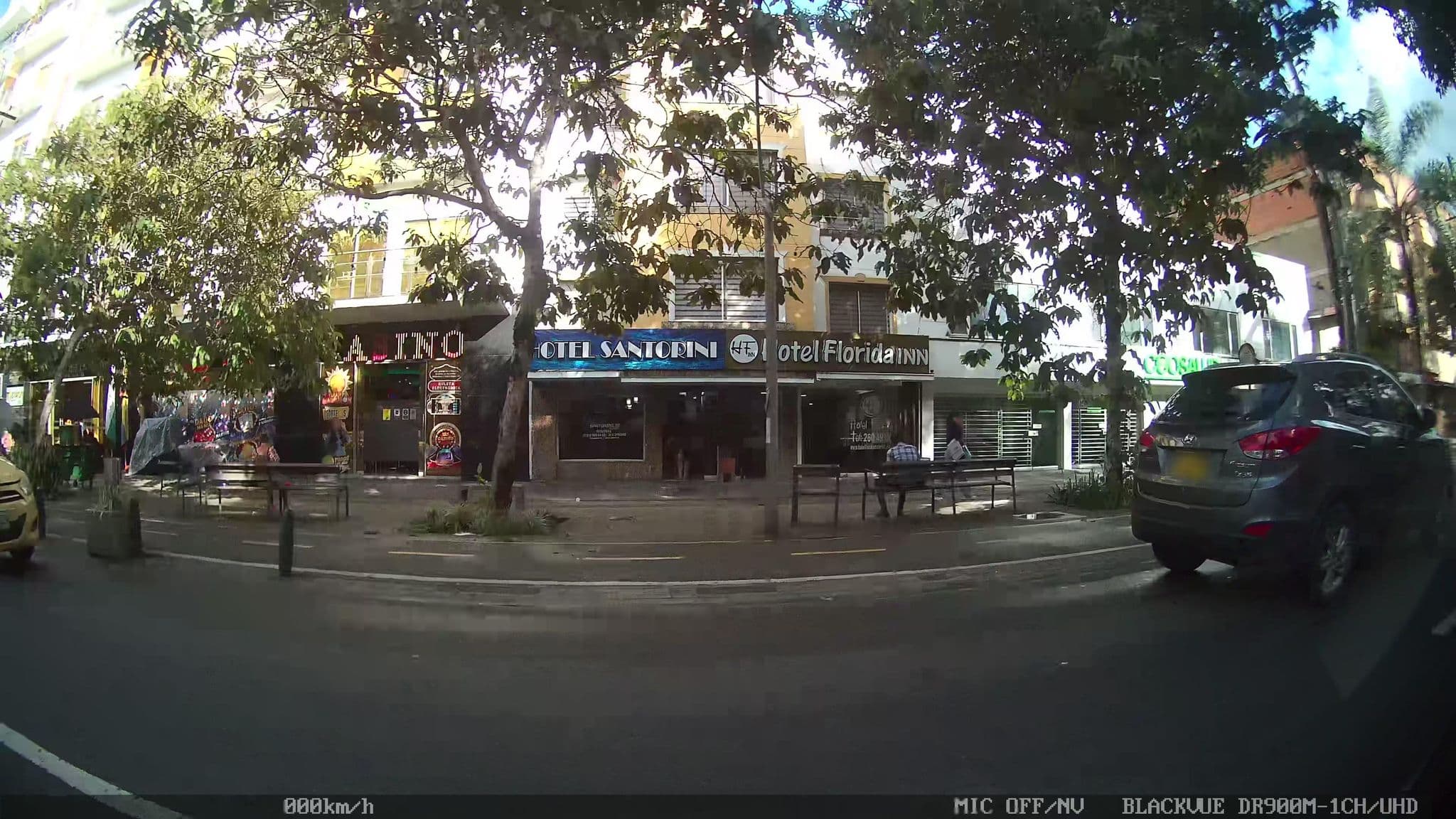 Street view near Hotel Recuerdos del Estadio, Medellín — © kaart_4 (CC BY-SA · Mapillary)