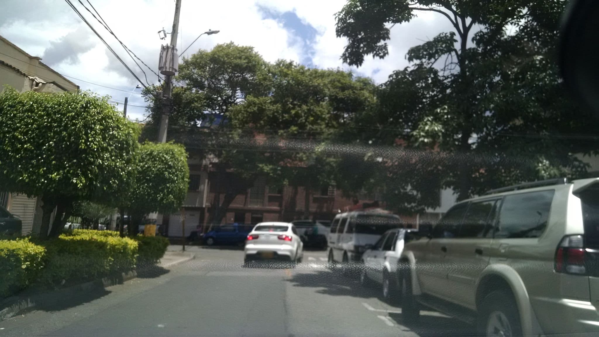 Street view near Hotel Casa Blanca, Medellín — © kleper (CC BY-SA · Mapillary)