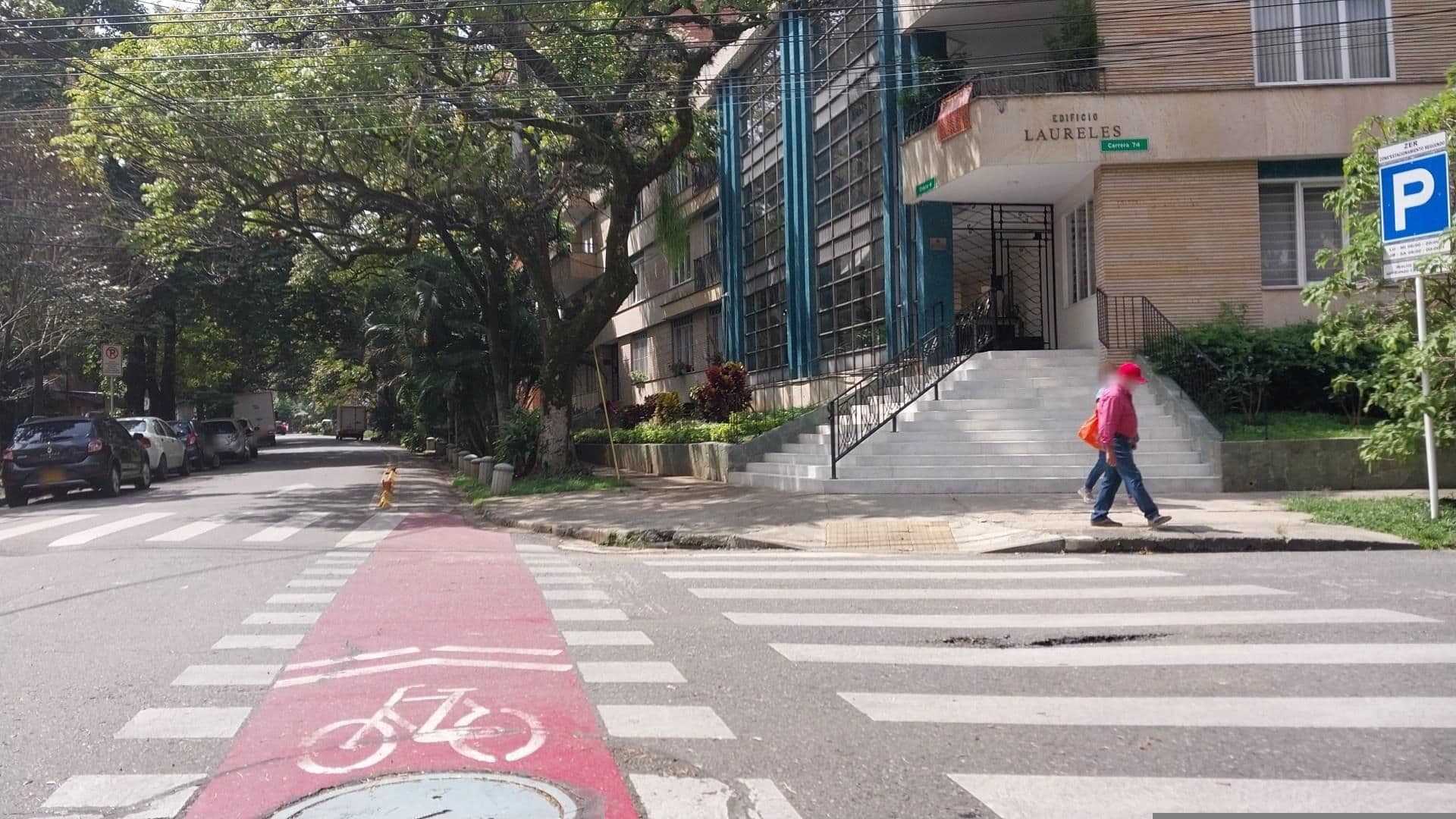 Street view near Casa Hotel Asturias, Medellín — © Bibianita (CC BY-SA · Mapillary)