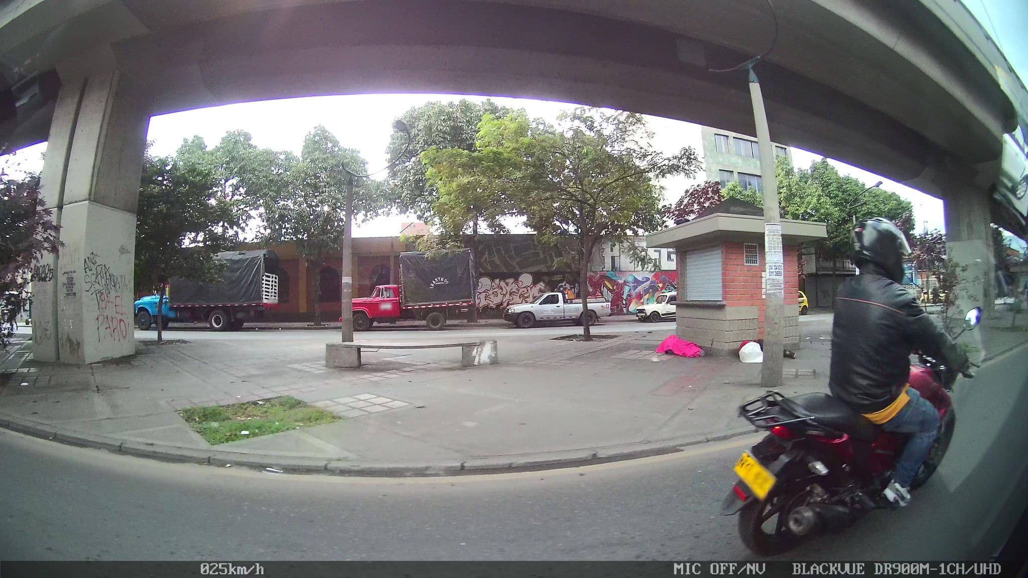 Street view near Hotel Clase, Medellín — © kaart_4 (CC BY-SA · Mapillary)