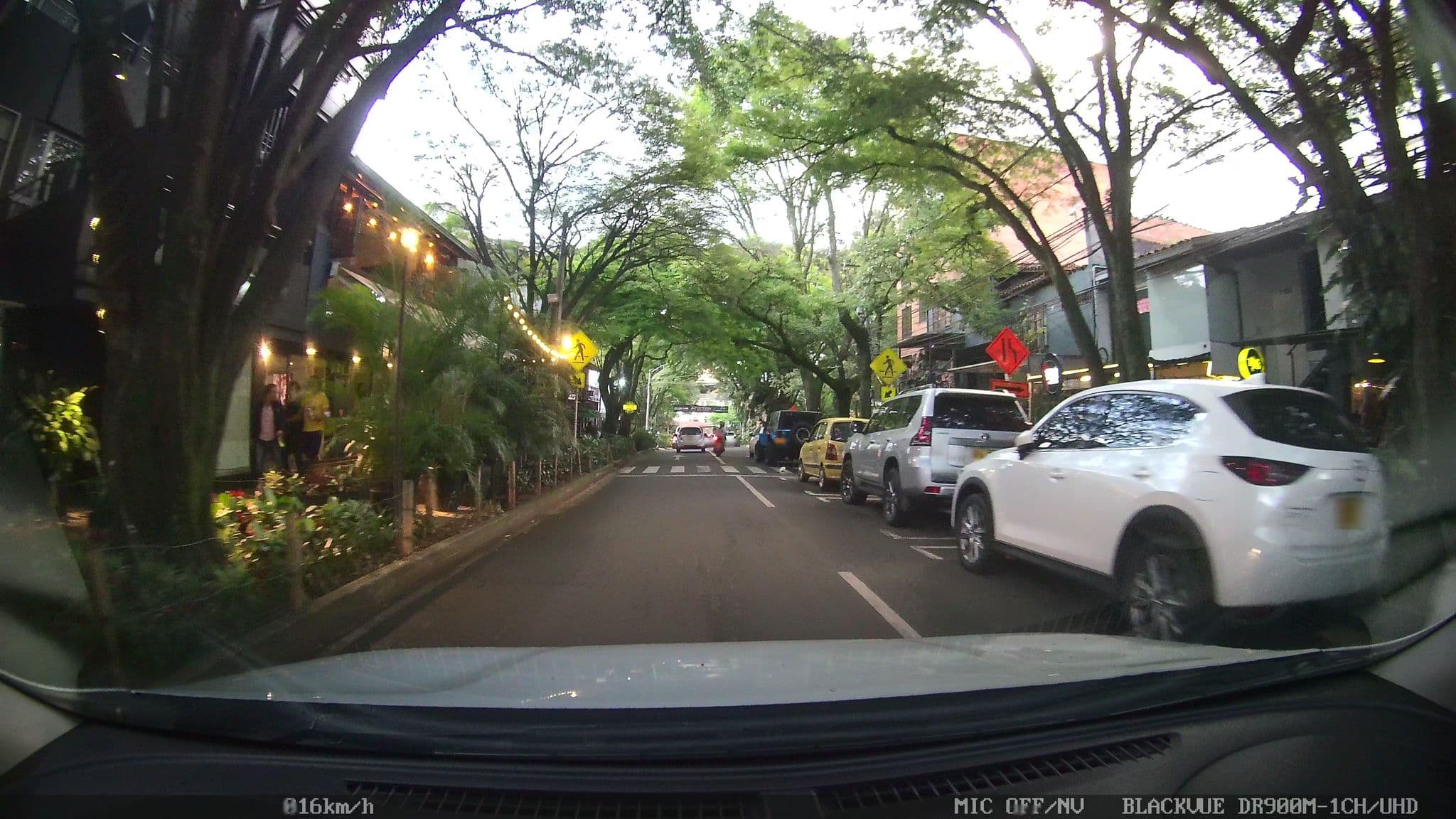 Street view near In House The Hotel, Medellín — © kaart_4 (CC BY-SA · Mapillary)