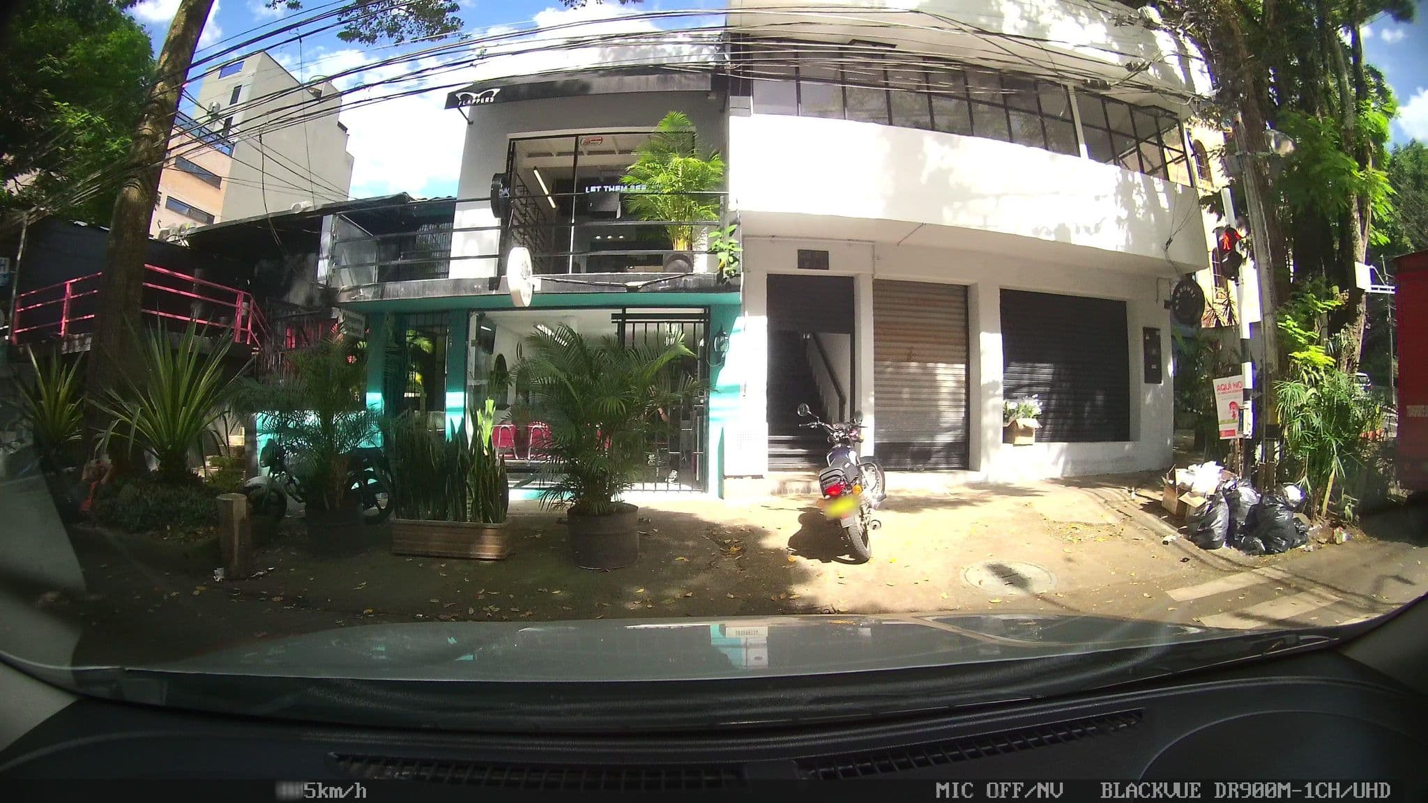 Street view near Casa Del Reloj, Medellín — © kaart_4 (CC BY-SA · Mapillary)