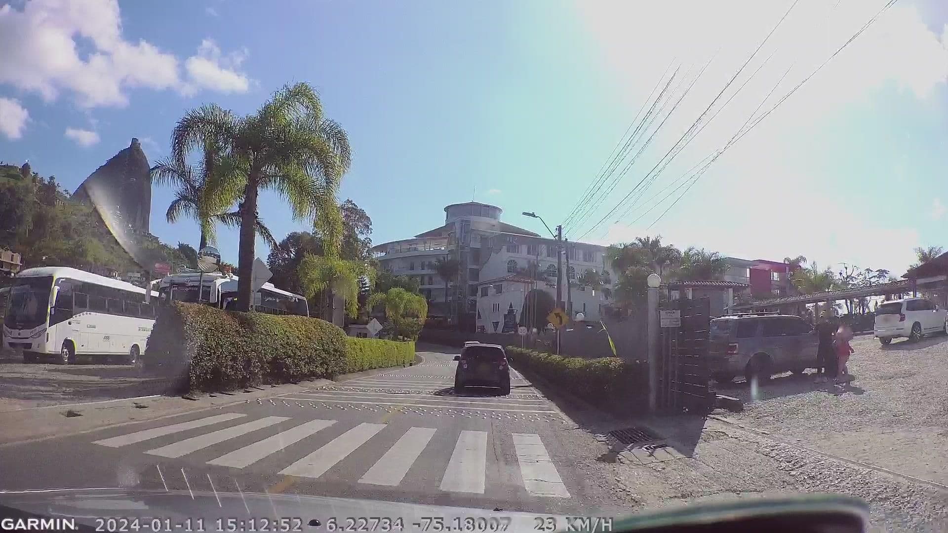 Street view near Hotel El Recuerdo, Guatapé — © ljtoro (CC BY-SA · Mapillary)