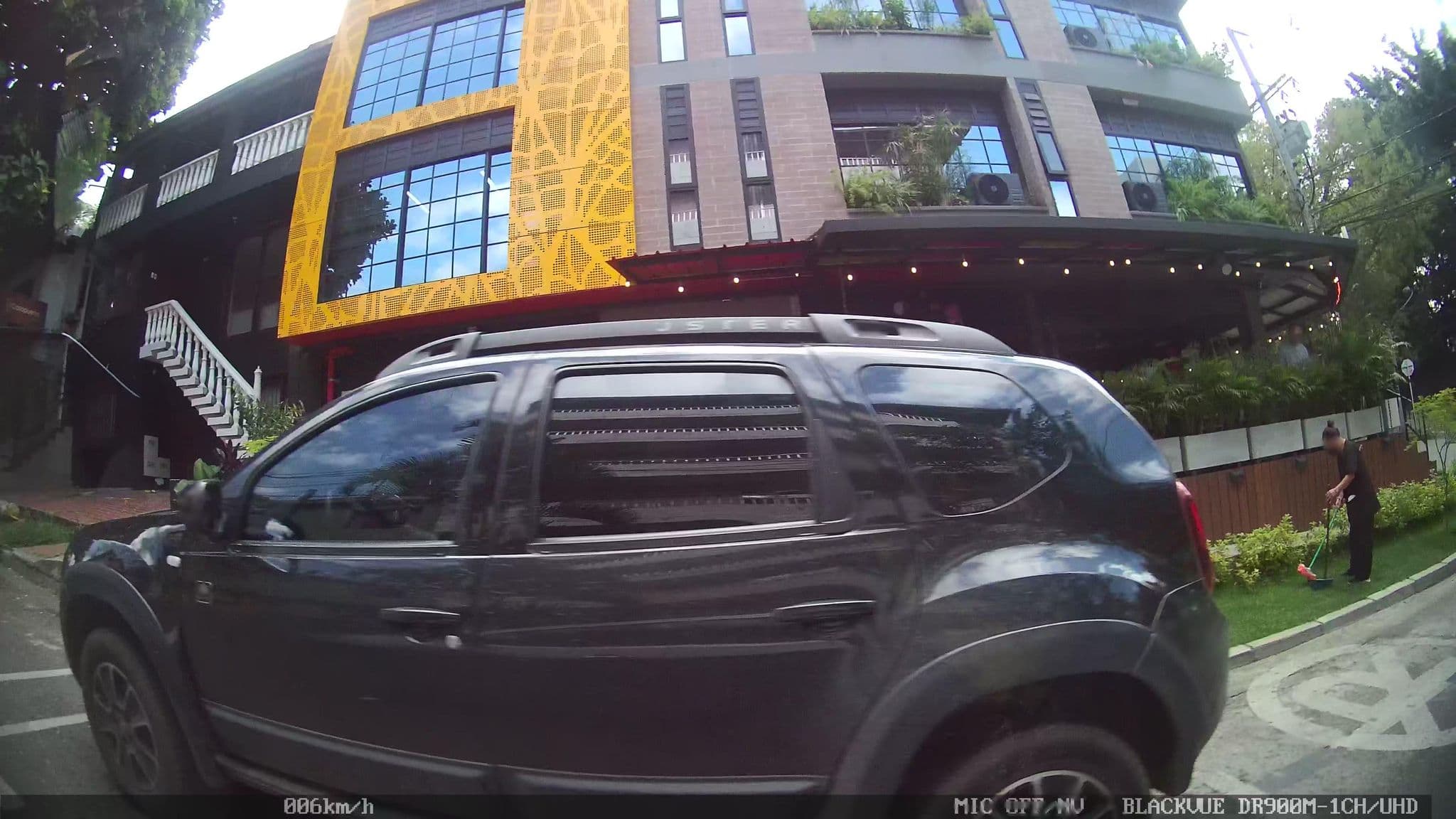 Street view near Manila boutique, Medellín — © kaart_4 (CC BY-SA · Mapillary)