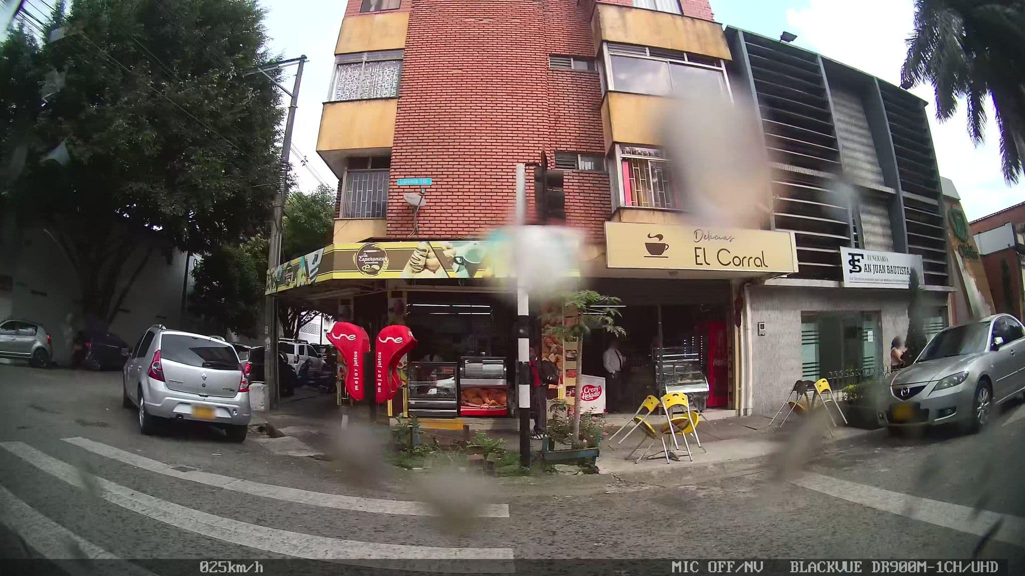 Street view near Hosteria Florida Tropical, Medellín — © kaart_4 (CC BY-SA · Mapillary)