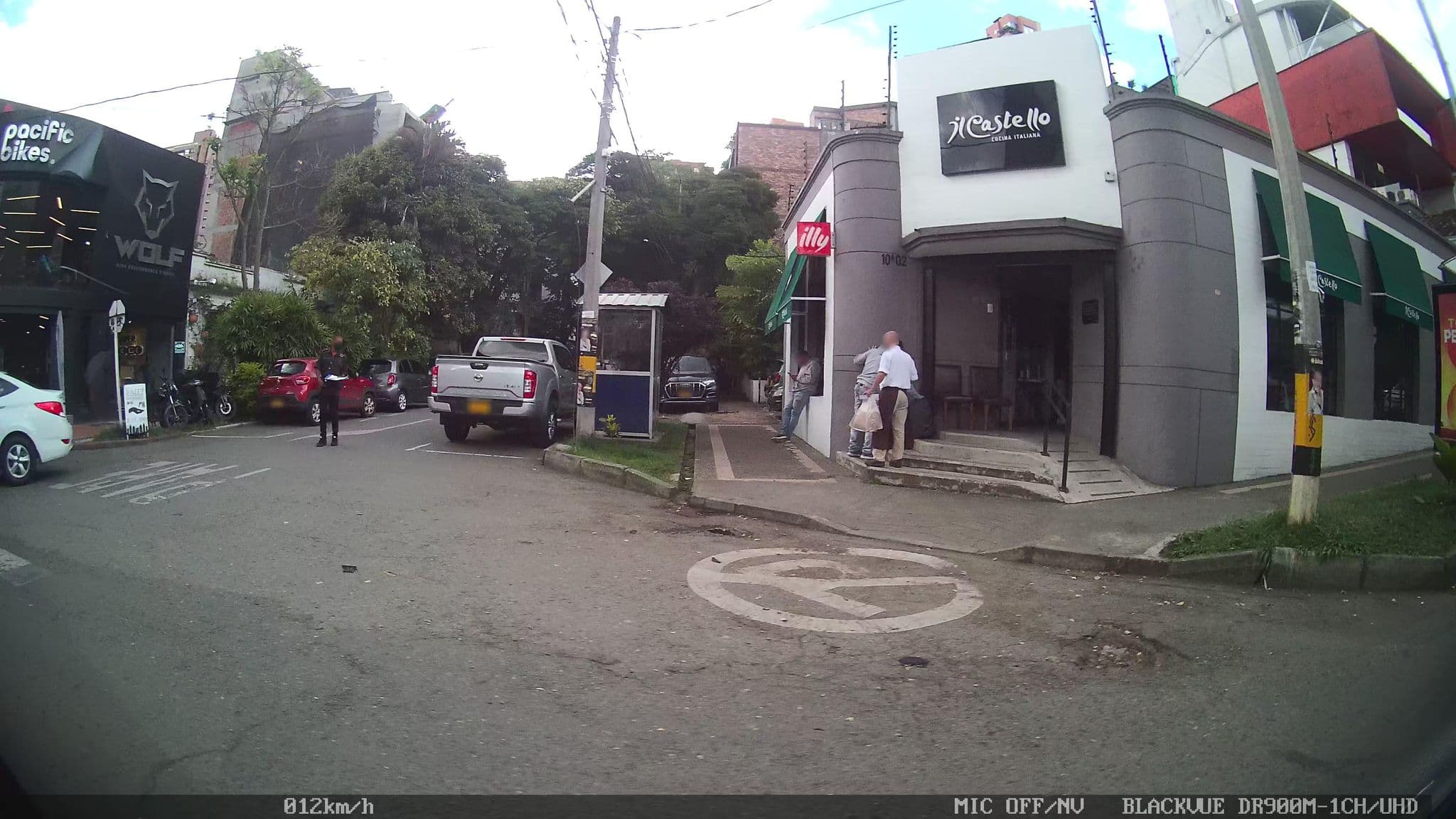 Street view near Hotel Helene, Medellín — © kaart_4 (CC BY-SA · Mapillary)