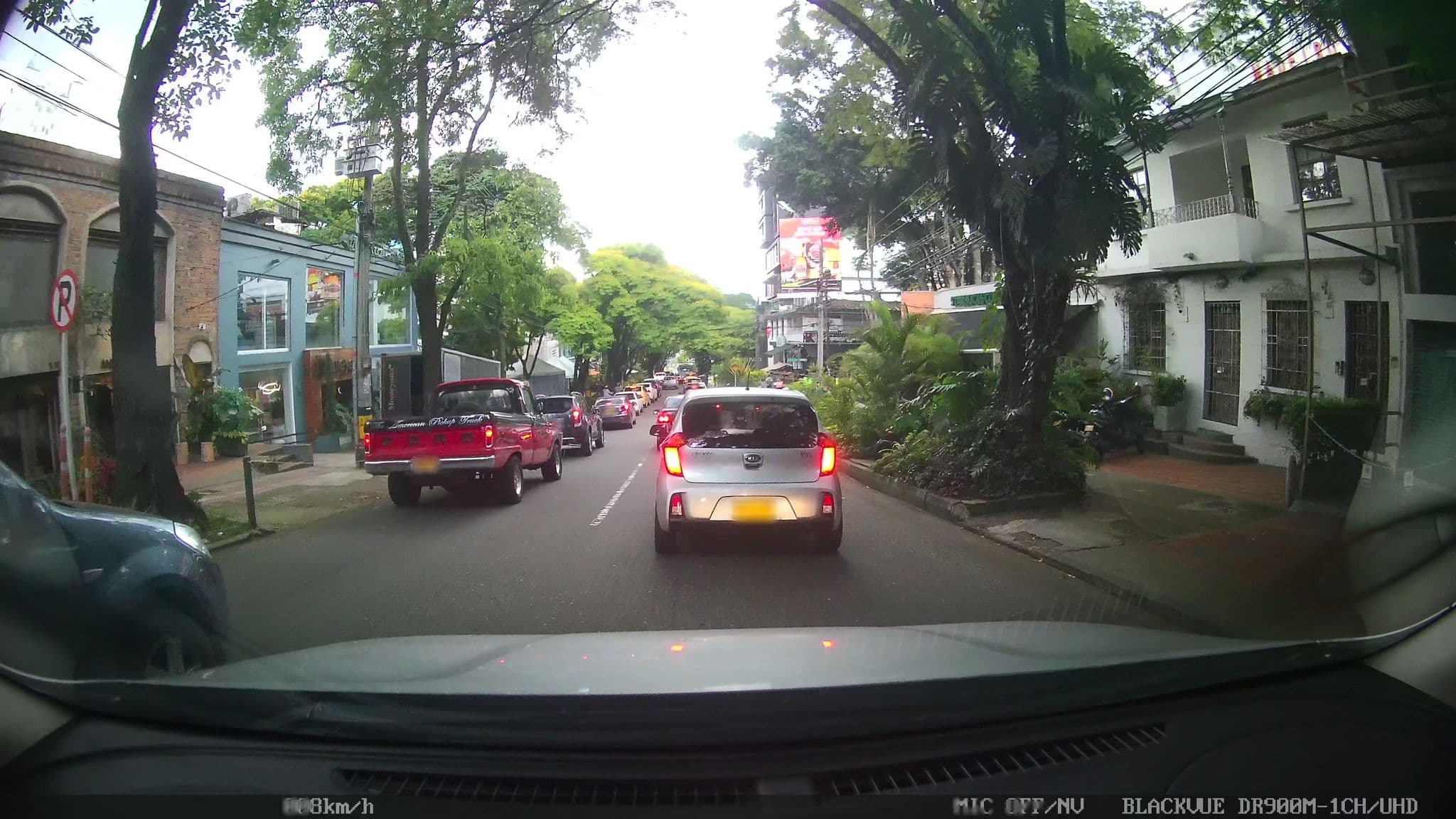 Street view near Madeiro Hotel, Medellín — © kaart_4 (CC BY-SA · Mapillary)