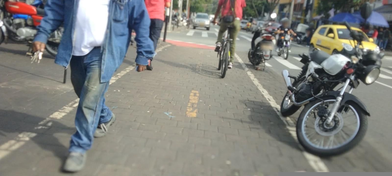 Street view near Hotel Alcala, Medellín — © mauromesa (CC BY-SA · Mapillary)