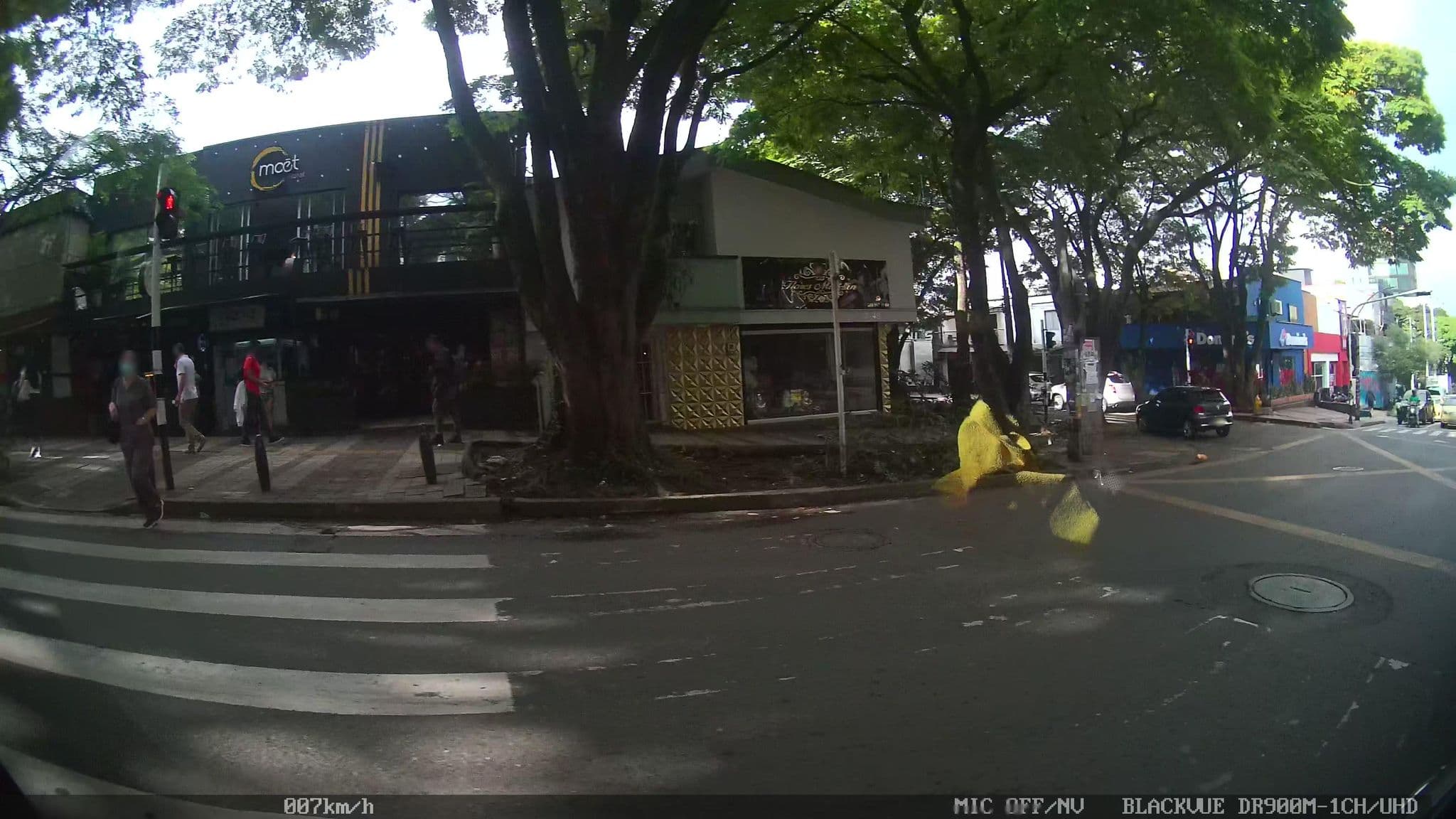 Street view near Hotel Riposo, Medellín — © kaart_4 (CC BY-SA · Mapillary)