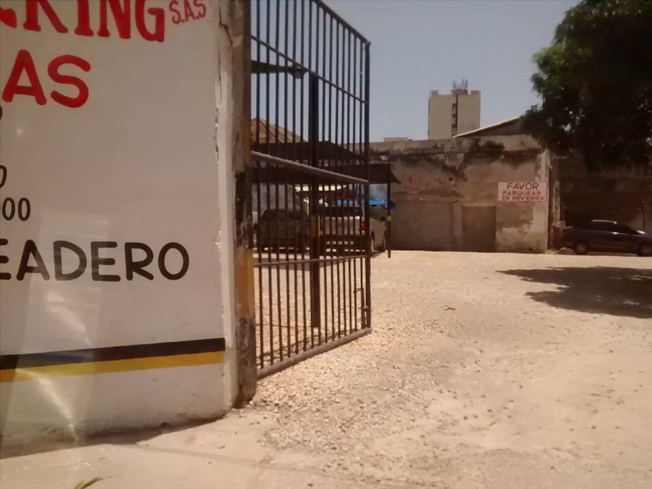 Street view near Osh Hotel Getsemaní, Cartagena — © hyances (CC BY-SA · Mapillary)