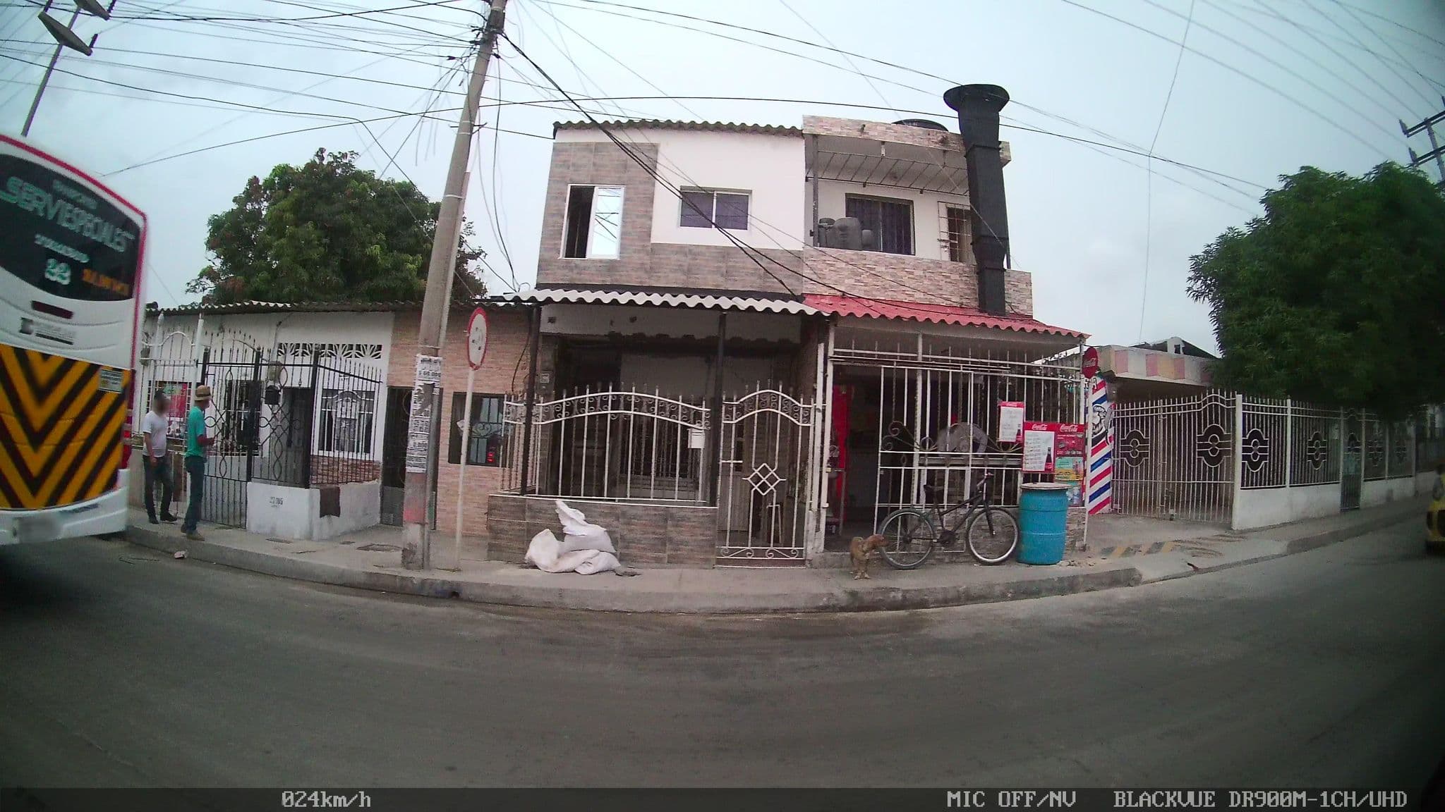 Street view near Hotel Yadira, Barranquilla — © kaart_2 (CC BY-SA · Mapillary)