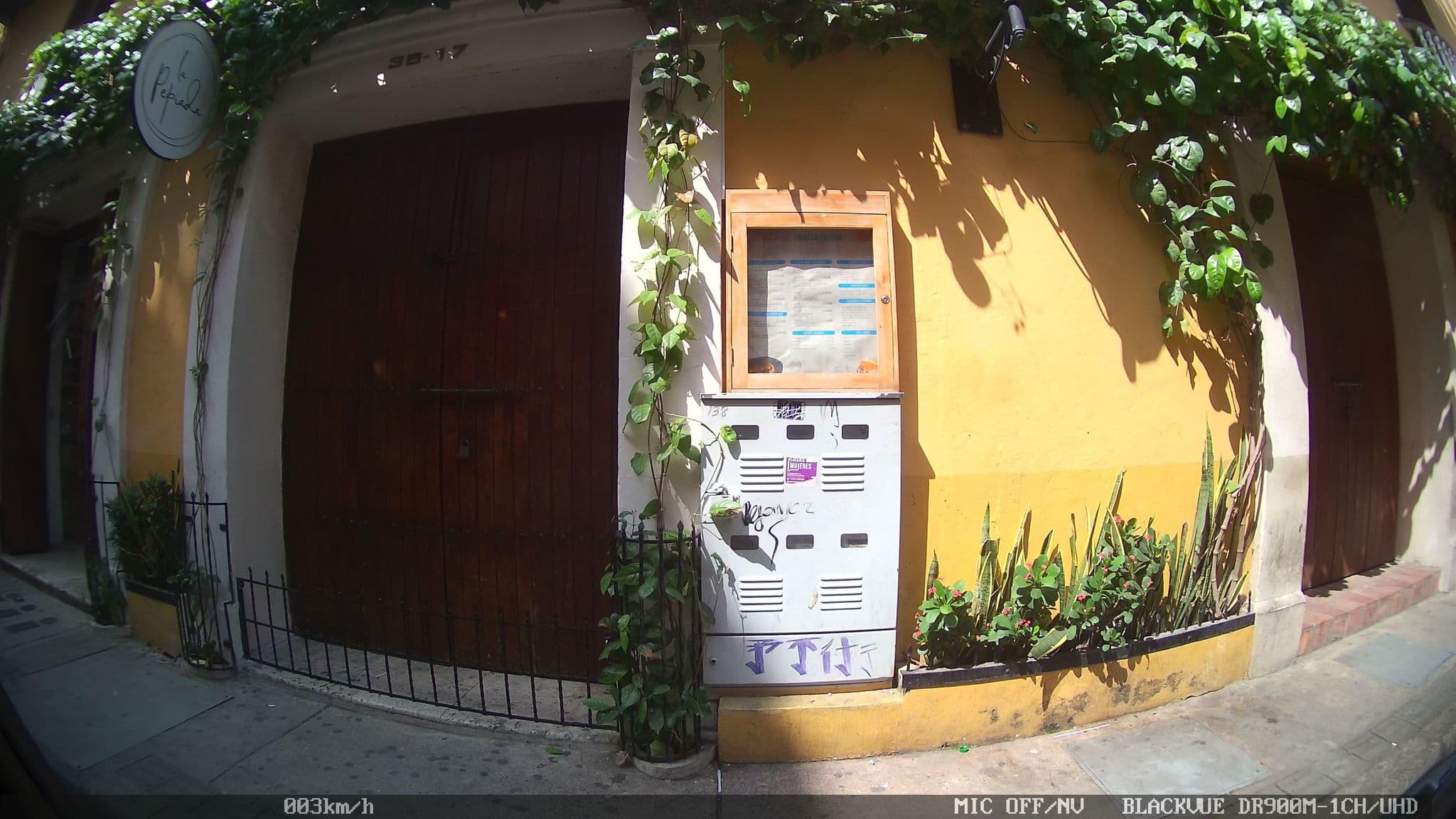 Street view near Hotel El Viajero, Cartagena — © kaart_2 (CC BY-SA · Mapillary)