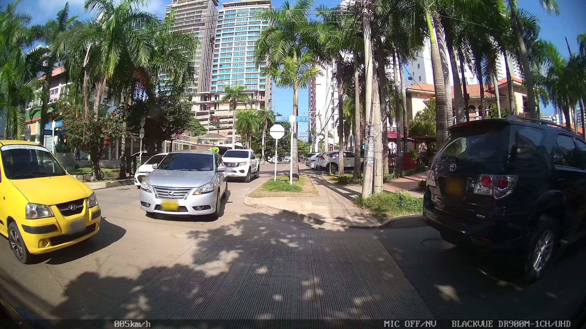 Street view near hotel tequendama inn, Cartagena — © kaart_2 (CC BY-SA · Mapillary)