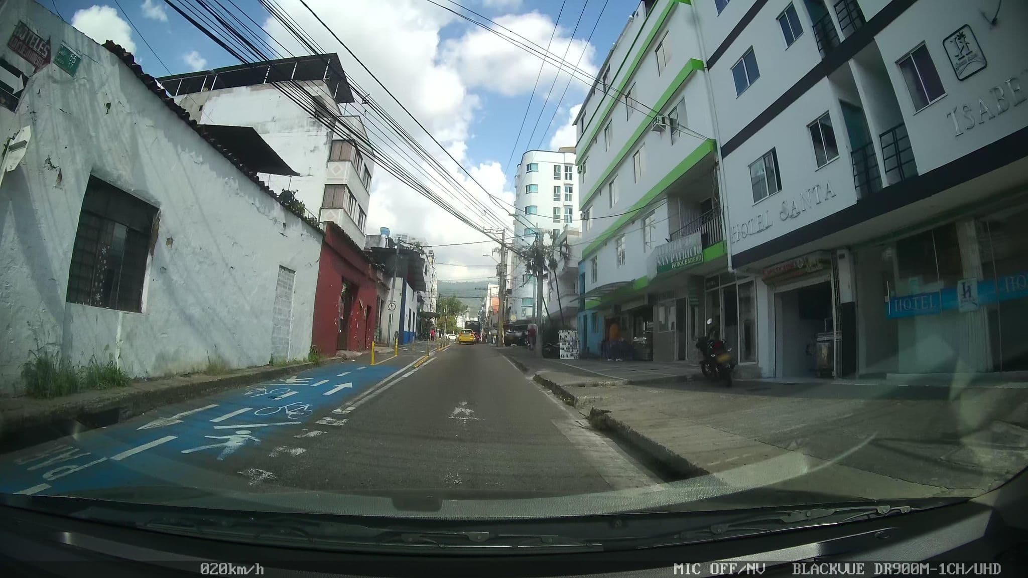 Street view near Hotel Isla Del Marfil, Bucaramanga — © kaart_2 (CC BY-SA · Mapillary)