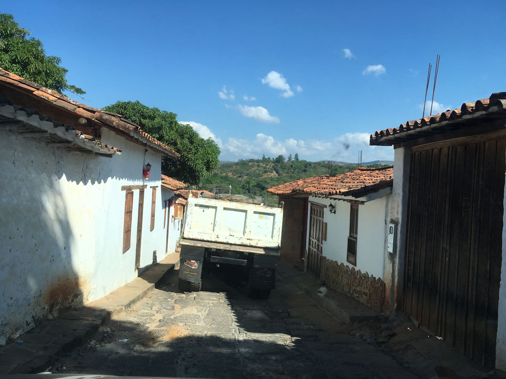 Street view near Hotel Boutique Achiotte, Barichara — © nicovargas (CC BY-SA · Mapillary)