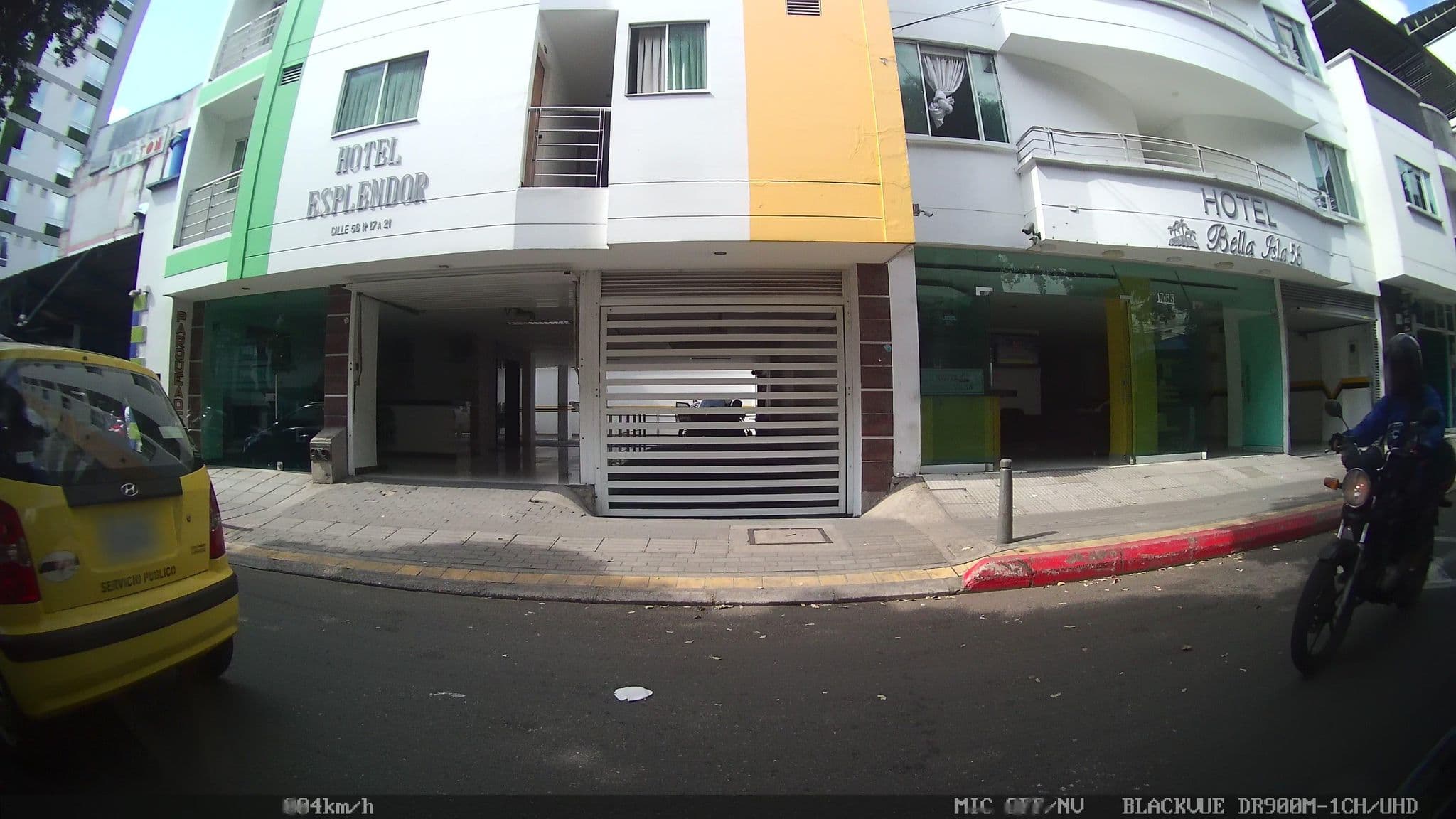 Street view near Hotel Ciudadela Real, Bucaramanga — © kaart_2 (CC BY-SA · Mapillary)