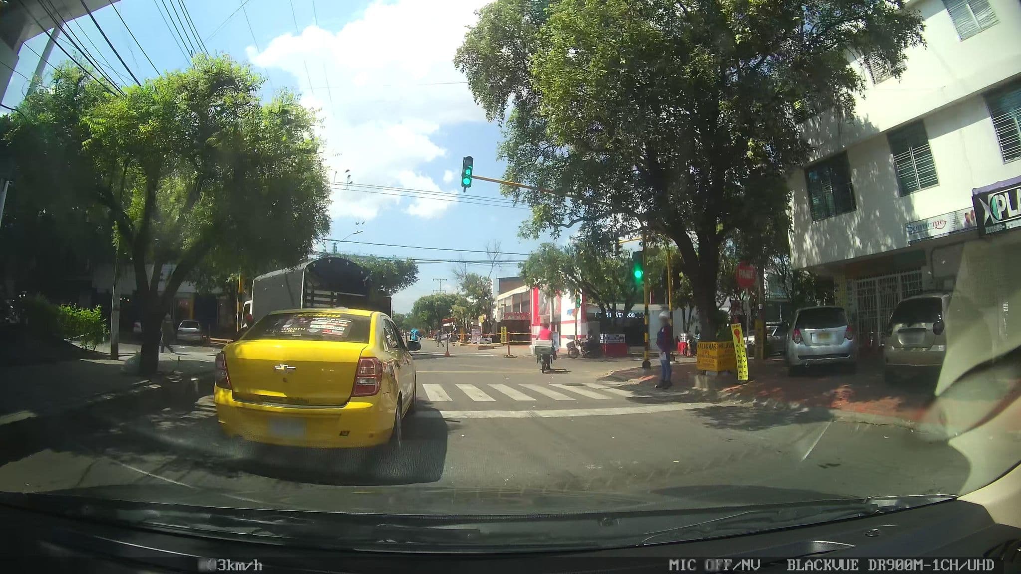 Street view near Hotel Plaza Cucuta, Cúcuta — © kaart_2 (CC BY-SA · Mapillary)