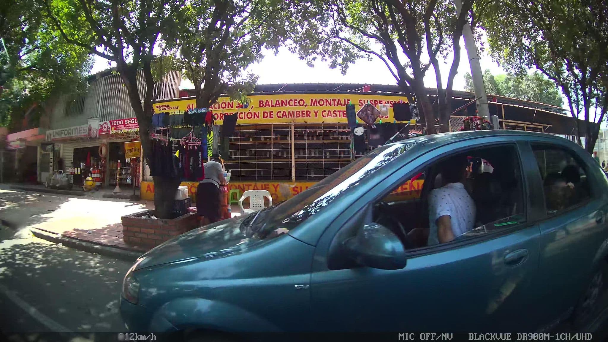 Street view near Hotel Caravana, Cúcuta — © kaart_2 (CC BY-SA · Mapillary)