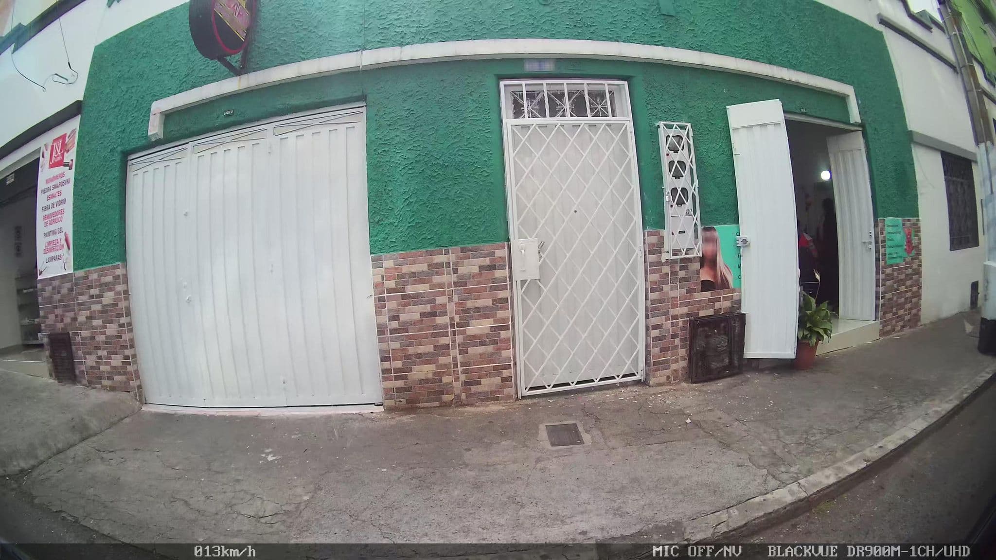 Street view near Estadero Jardín De Los Cesares, Bucaramanga — © kaart_2 (CC BY-SA · Mapillary)