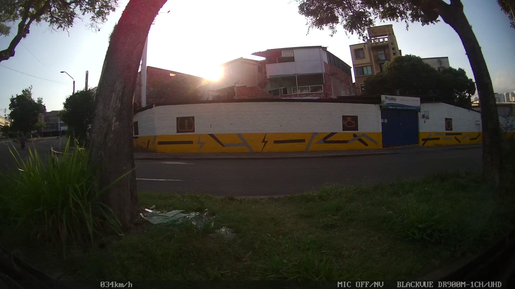 Street view near Hotel Residencias Mi Fantasia, Bucaramanga — © kaart_4 (CC BY-SA · Mapillary)