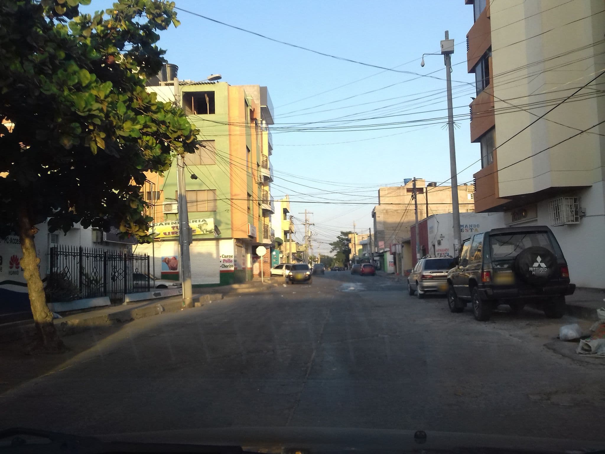 Street view near Hotel Yalconia Del Mar, Riohacha — © colombia_tour (CC BY-SA · Mapillary)
