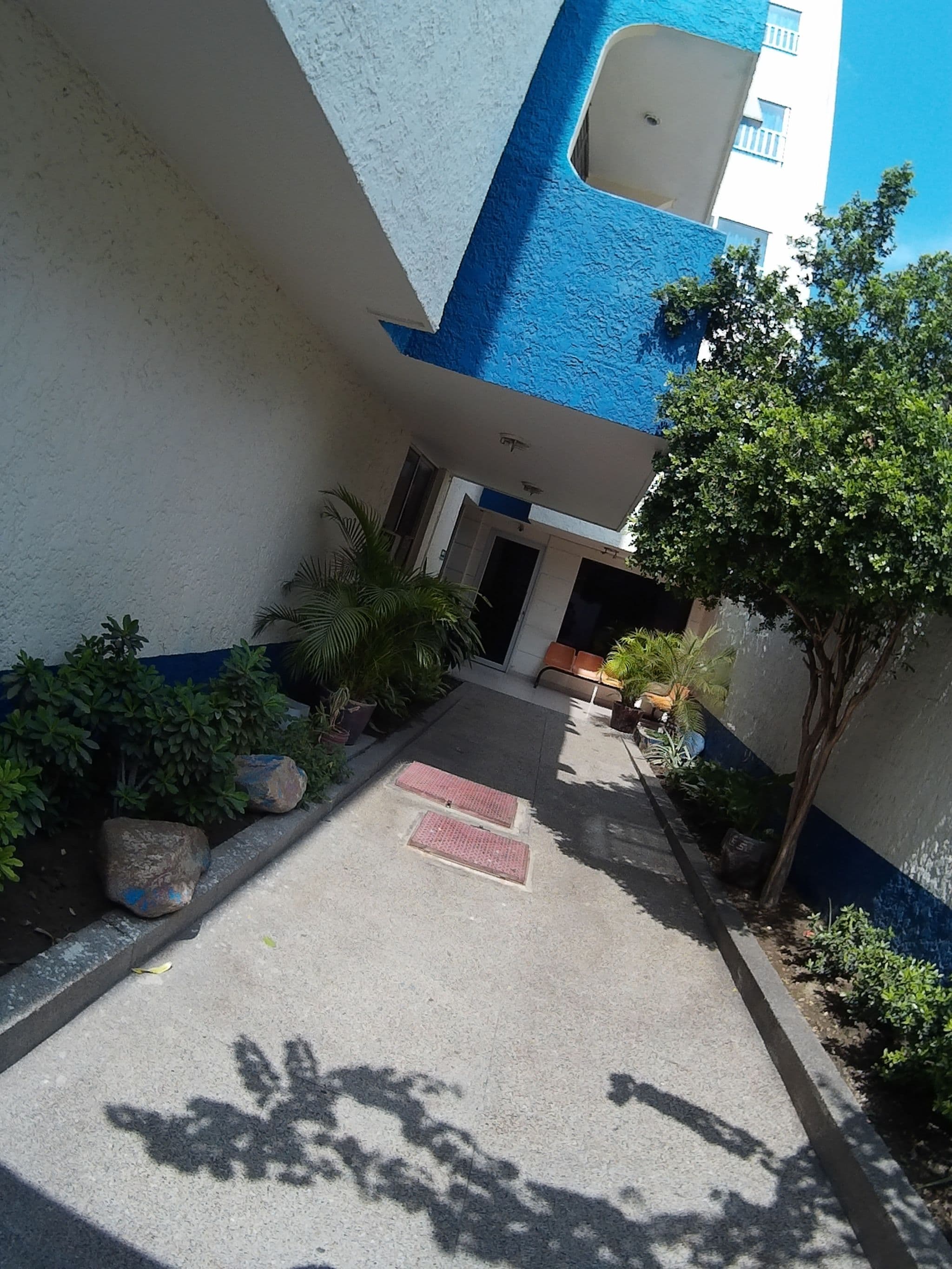 Street view near Hostal Sol Y Mar, Santa Marta — © humano (CC BY-SA · Mapillary)