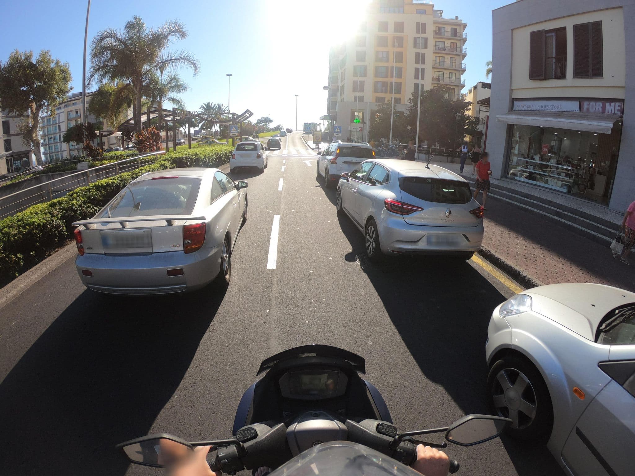 Street view near Torres Forum Plus Hotel Funchal, São Martinho — © filipesilva (CC BY-SA · Mapillary)
