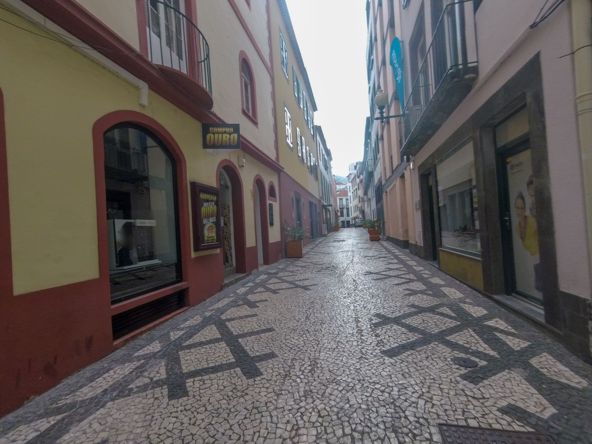 Street view near Albergaria Catedral, Santa Luzia — © nunocaldeira (CC BY-SA · Mapillary)