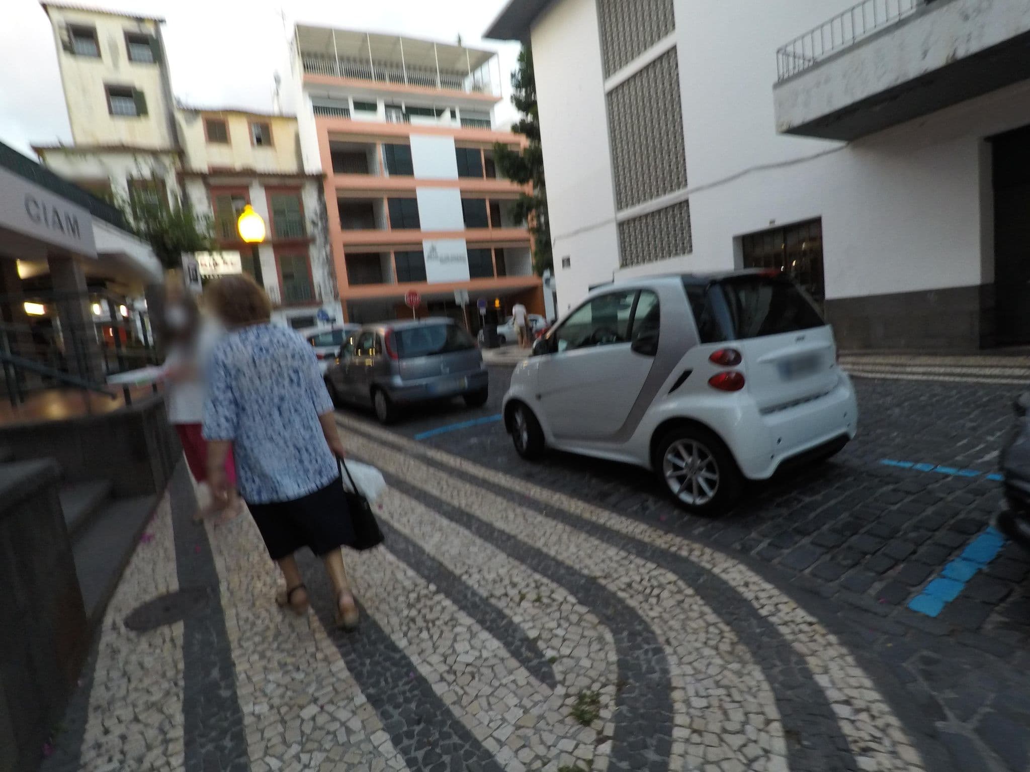 Street view near Residencial Colombo, Santa Luzia — © nunocaldeira (CC BY-SA · Mapillary)