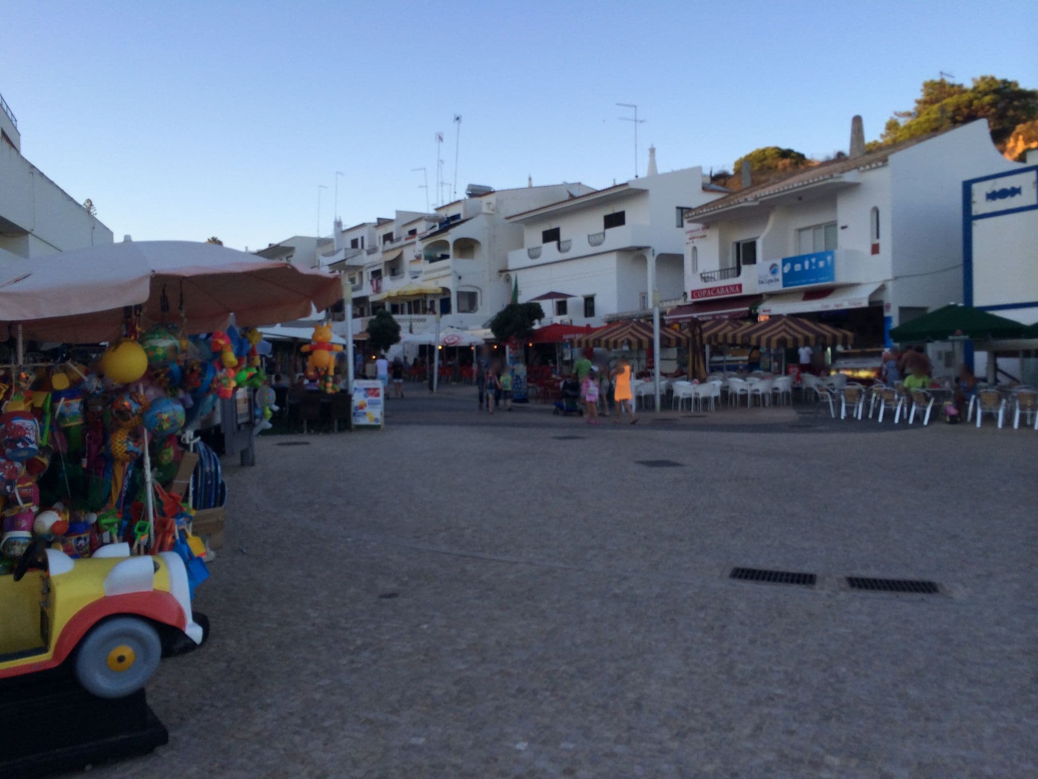 Street view near Olimpimóvel - Gestão Hoteleira, Unipessoal, Olhos de Água — © julianlb (CC BY-SA · Mapillary)