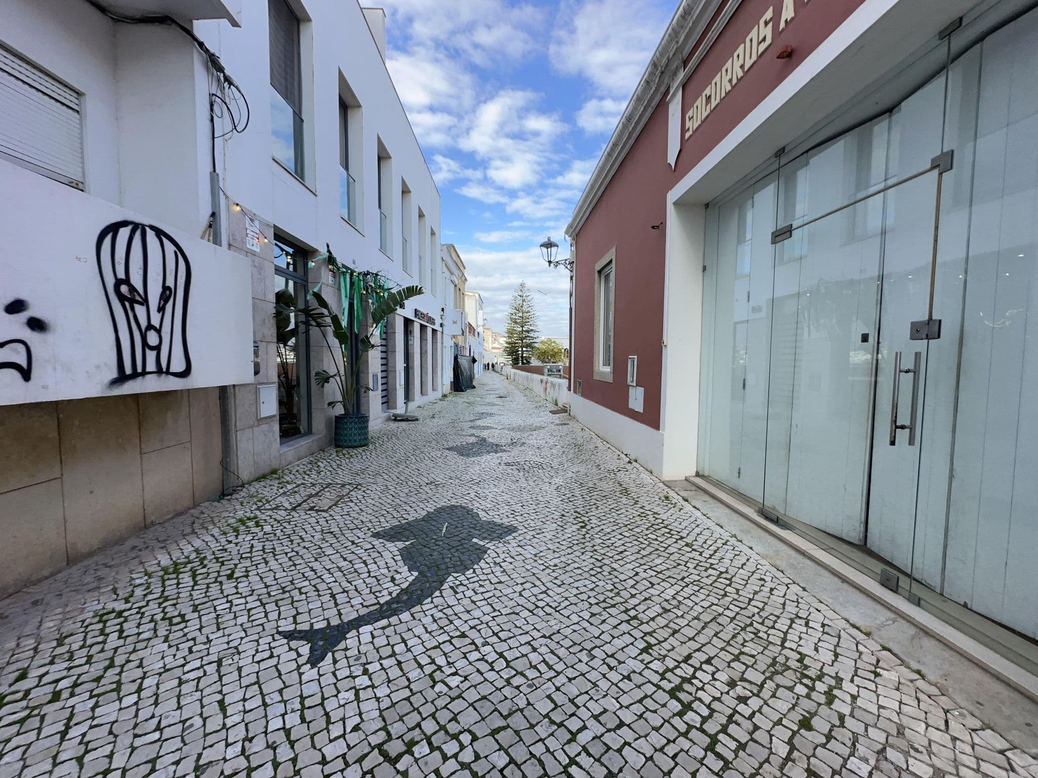 Street view near Old Town Lagos Hostel, Lagos — © varun959 (CC BY-SA · Mapillary)