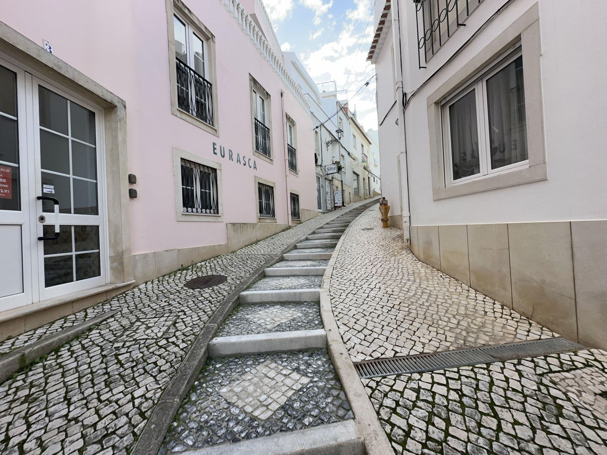 Street view near Casa Amarela Guest House - Lagos, Lagos — © varun959 (CC BY-SA · Mapillary)