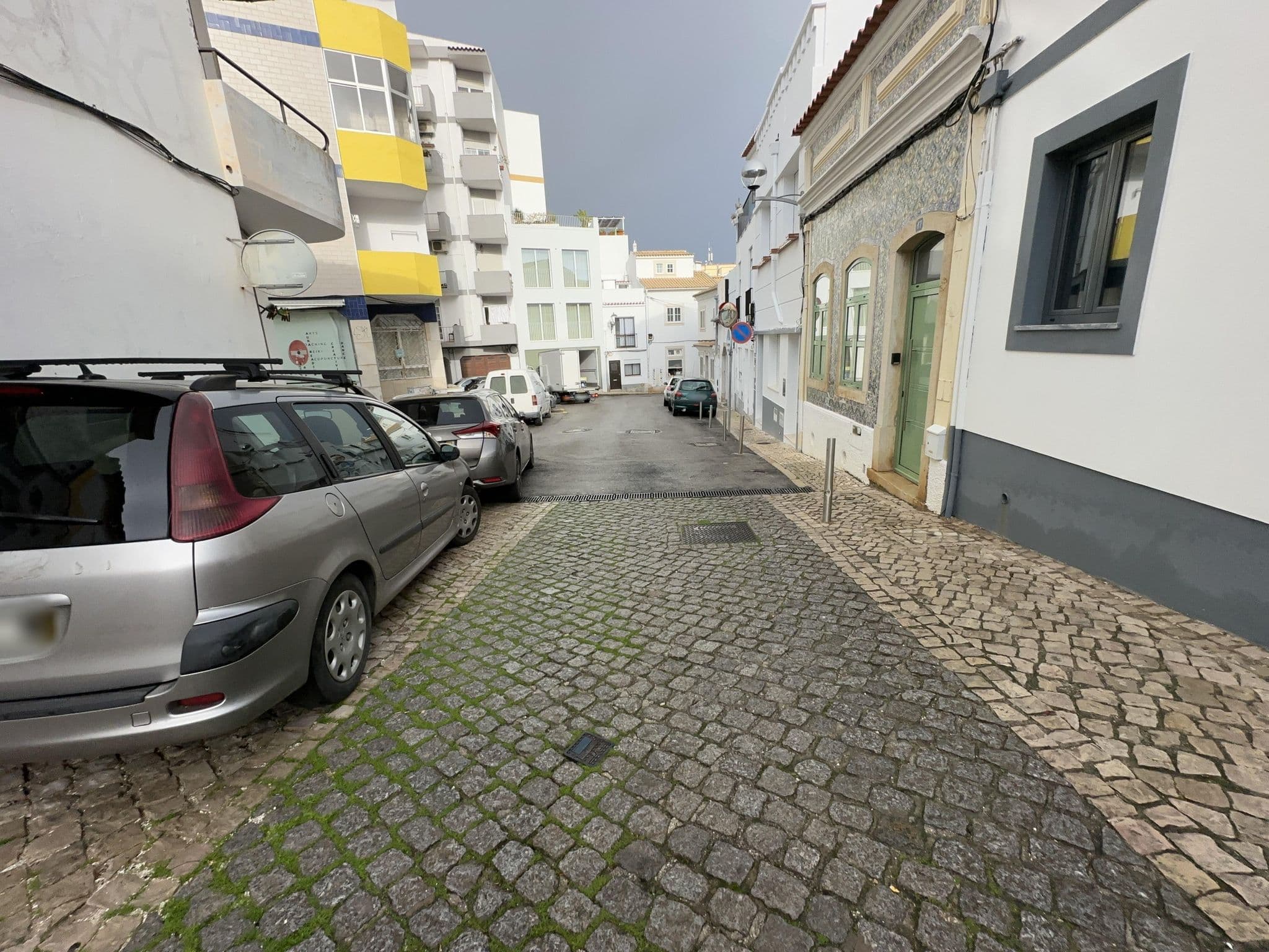 Street view near JJ's Yard, Lagos — © varun959 (CC BY-SA · Mapillary)