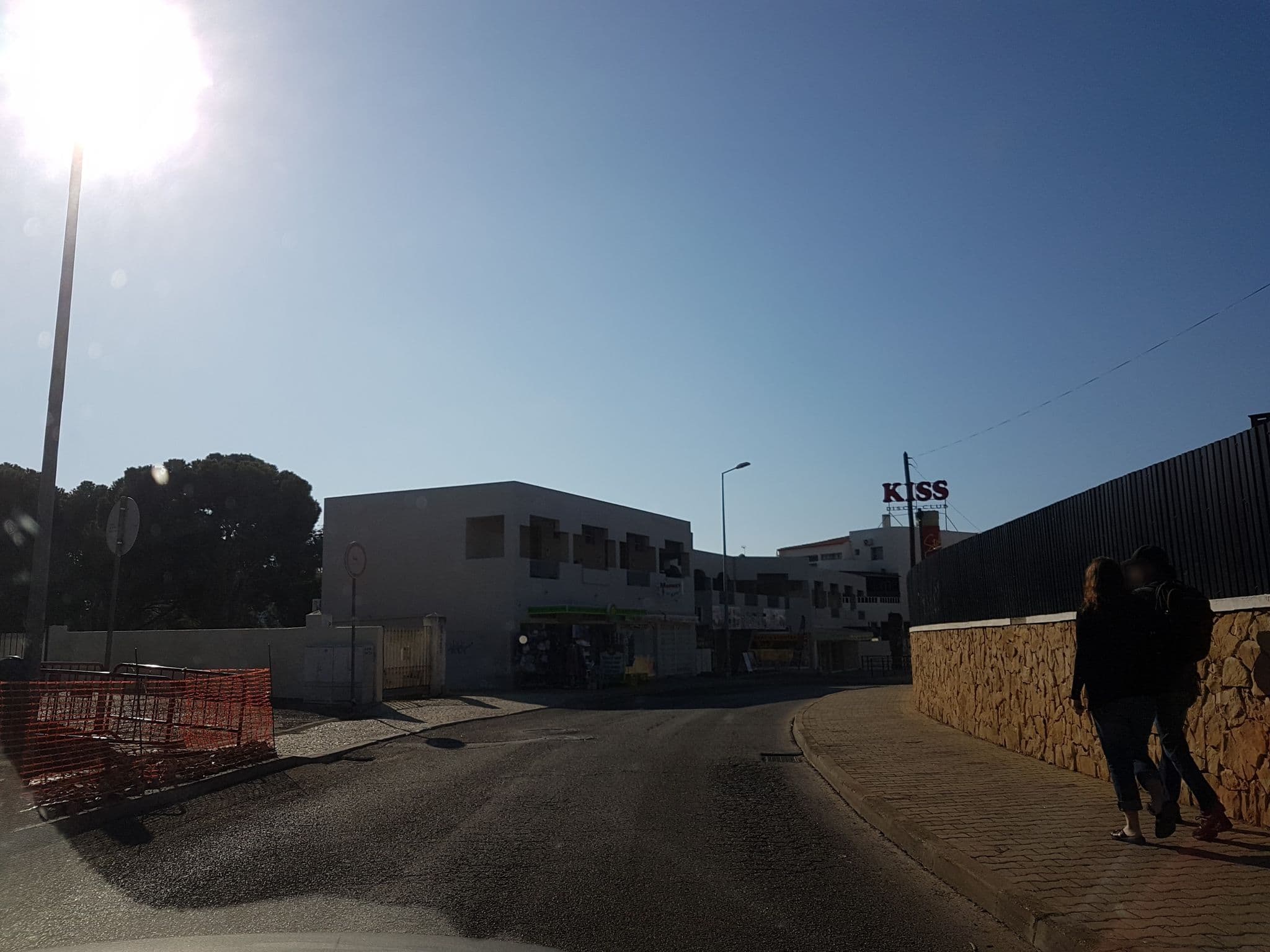 Street view near Apartamentos Oura by Garvetur, Albufeira — © jopparn (CC BY-SA · Mapillary)