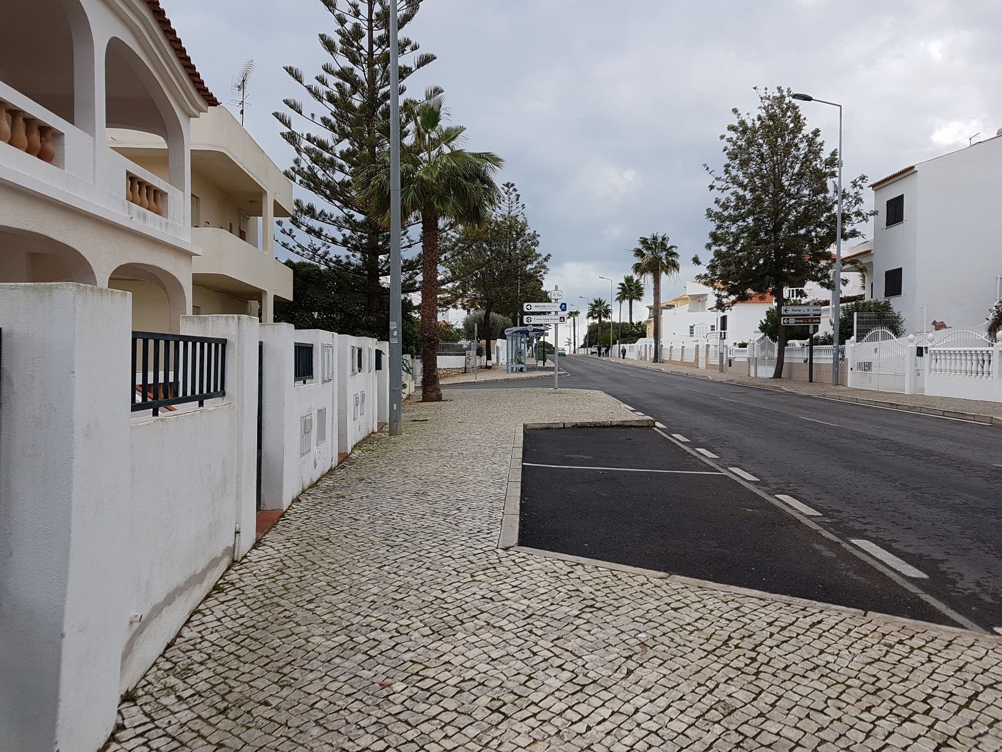 Street view near Villa Liza by Sunset Aquarelle, Albufeira — © jopparn (CC BY-SA · Mapillary)