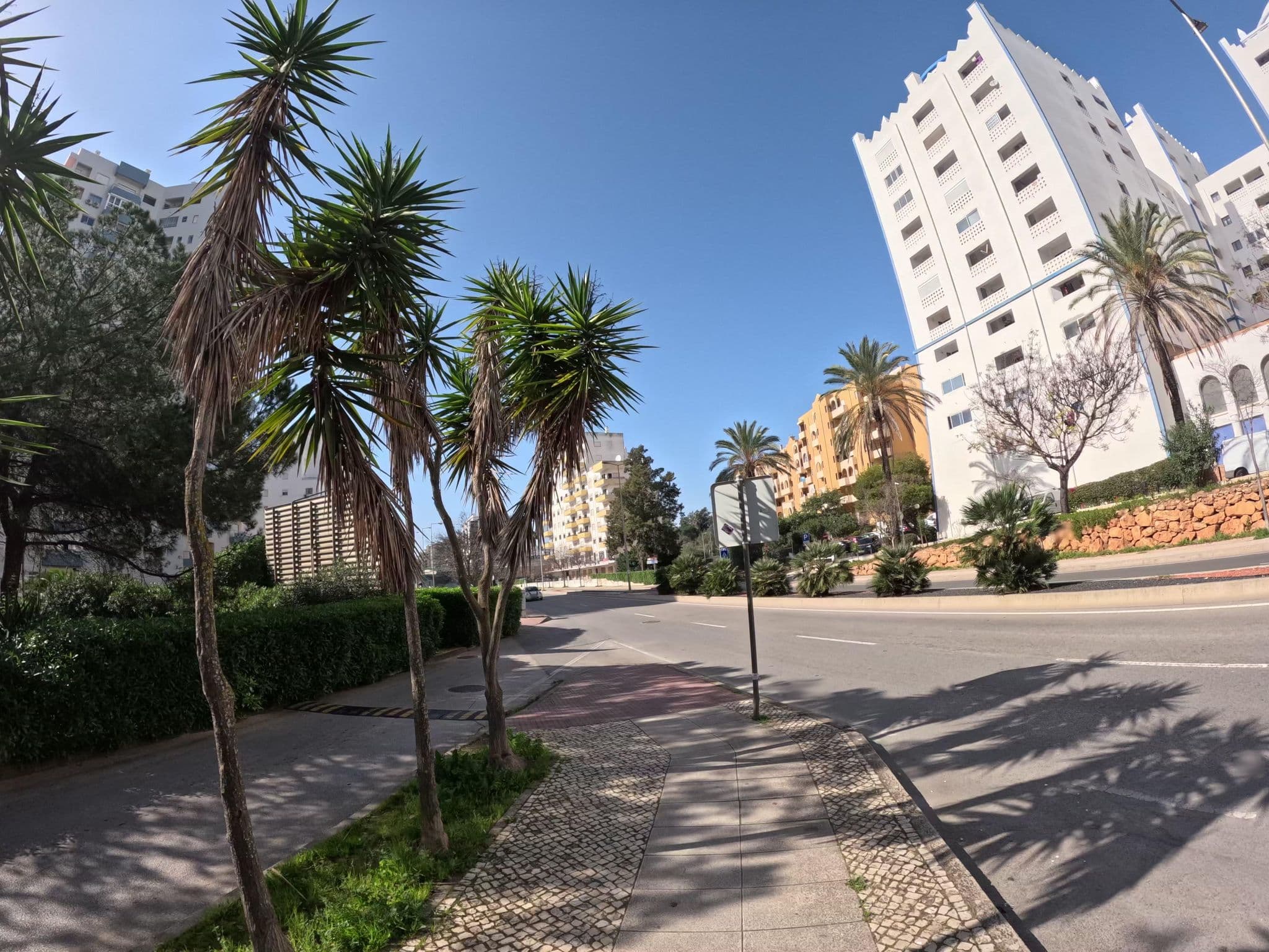 Street view near Iberotel - Hotelaria e Turismo, S.A., Ferragudo — © claudiop (CC BY-SA · Mapillary)
