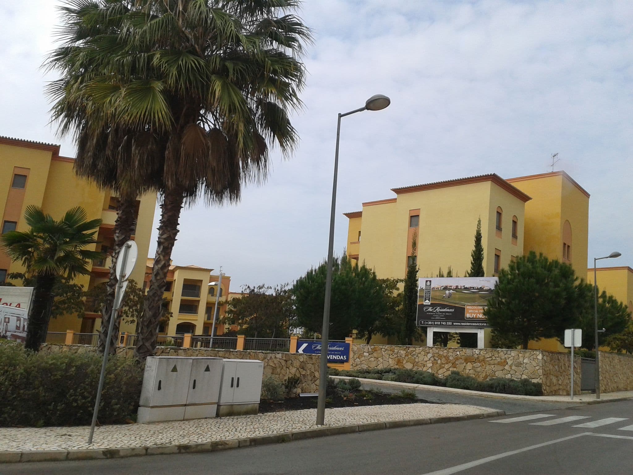 Street view near The Residences at Victoria, Vilamoura — © rudolfmayer (CC BY-SA · Mapillary)