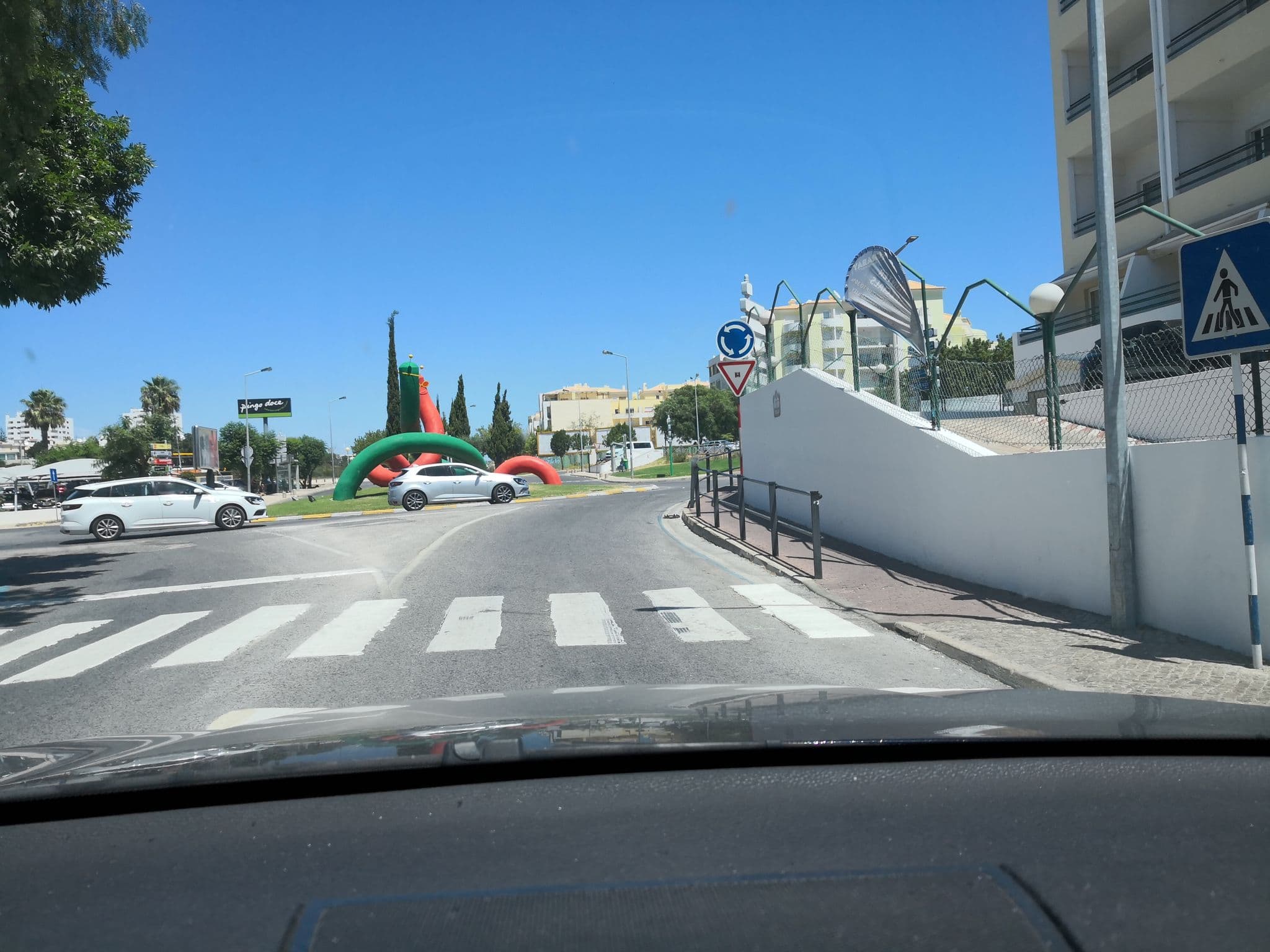 Street view near OuraHotel, Albufeira — © sanjorgepinho (CC BY-SA · Mapillary)